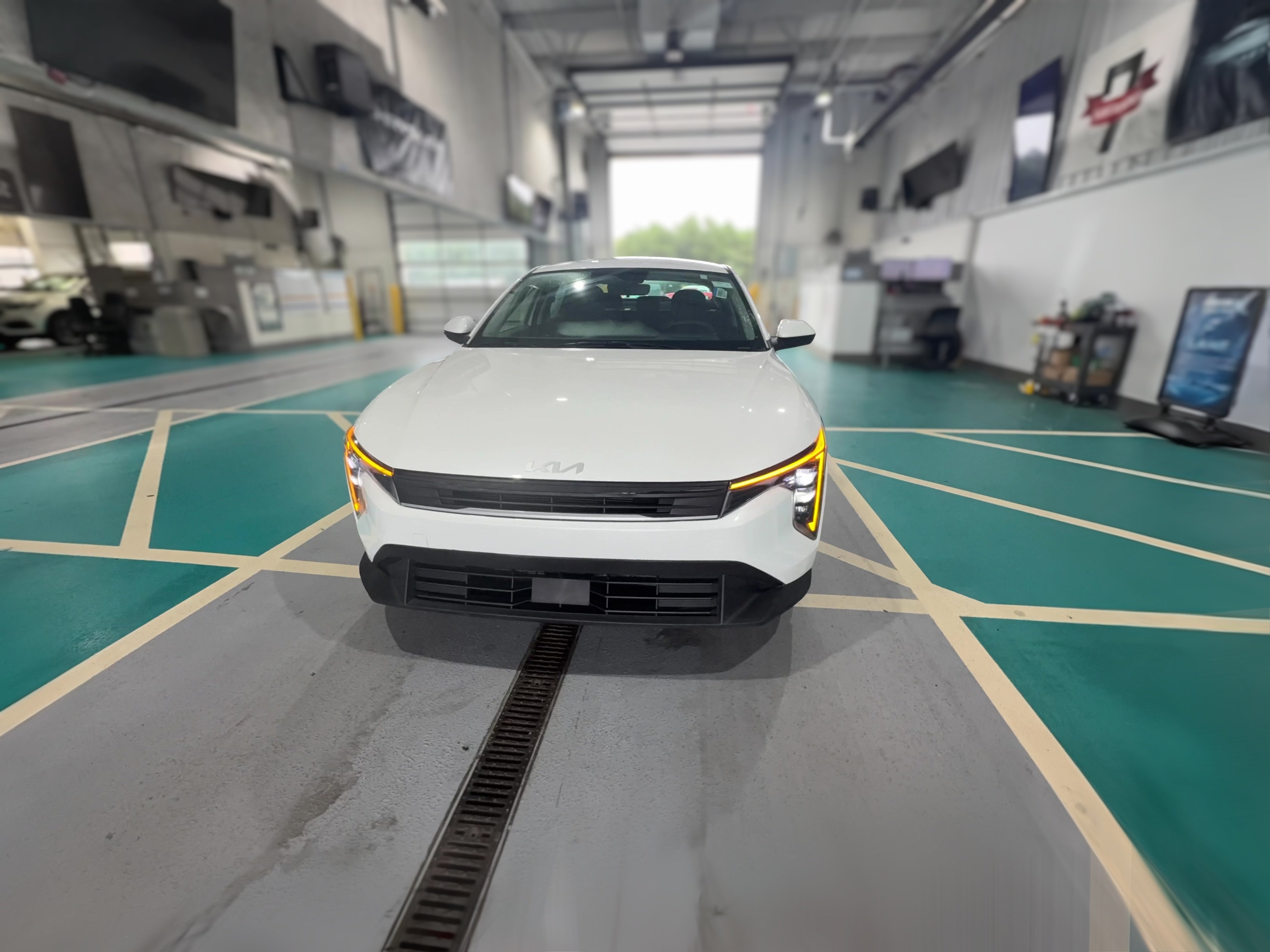 2025 Kia K4 LXS - Photo 23