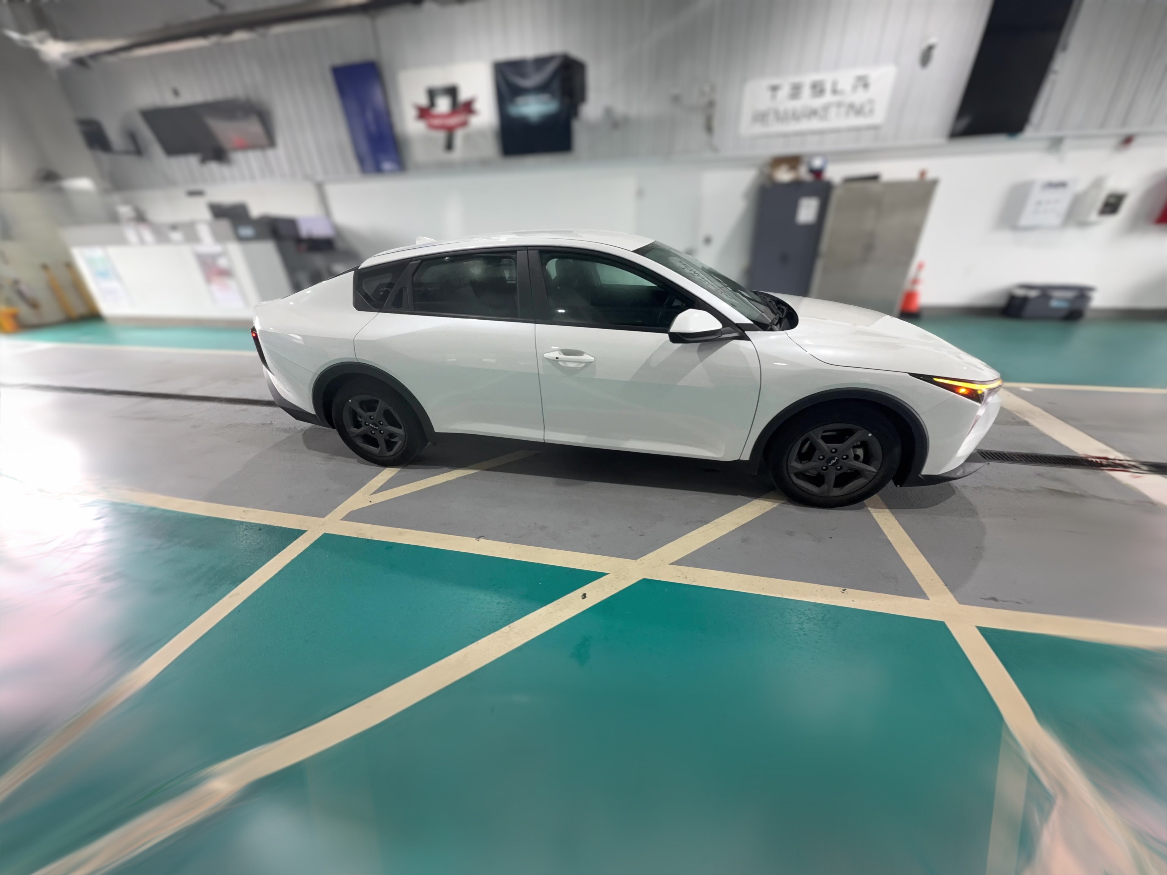 2025 Kia K4 LXS - Photo 35