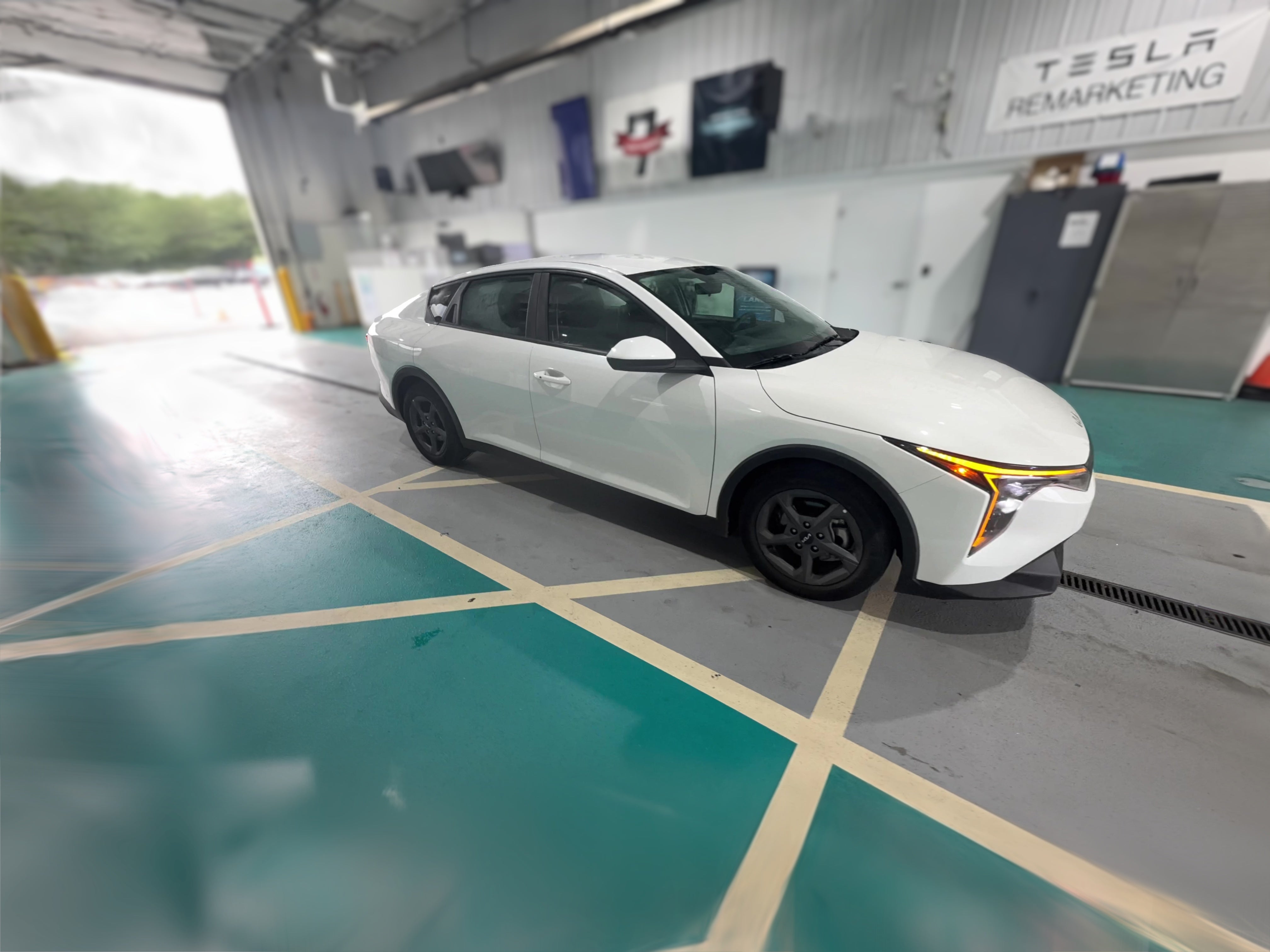 2025 Kia K4 LXS - Photo 36