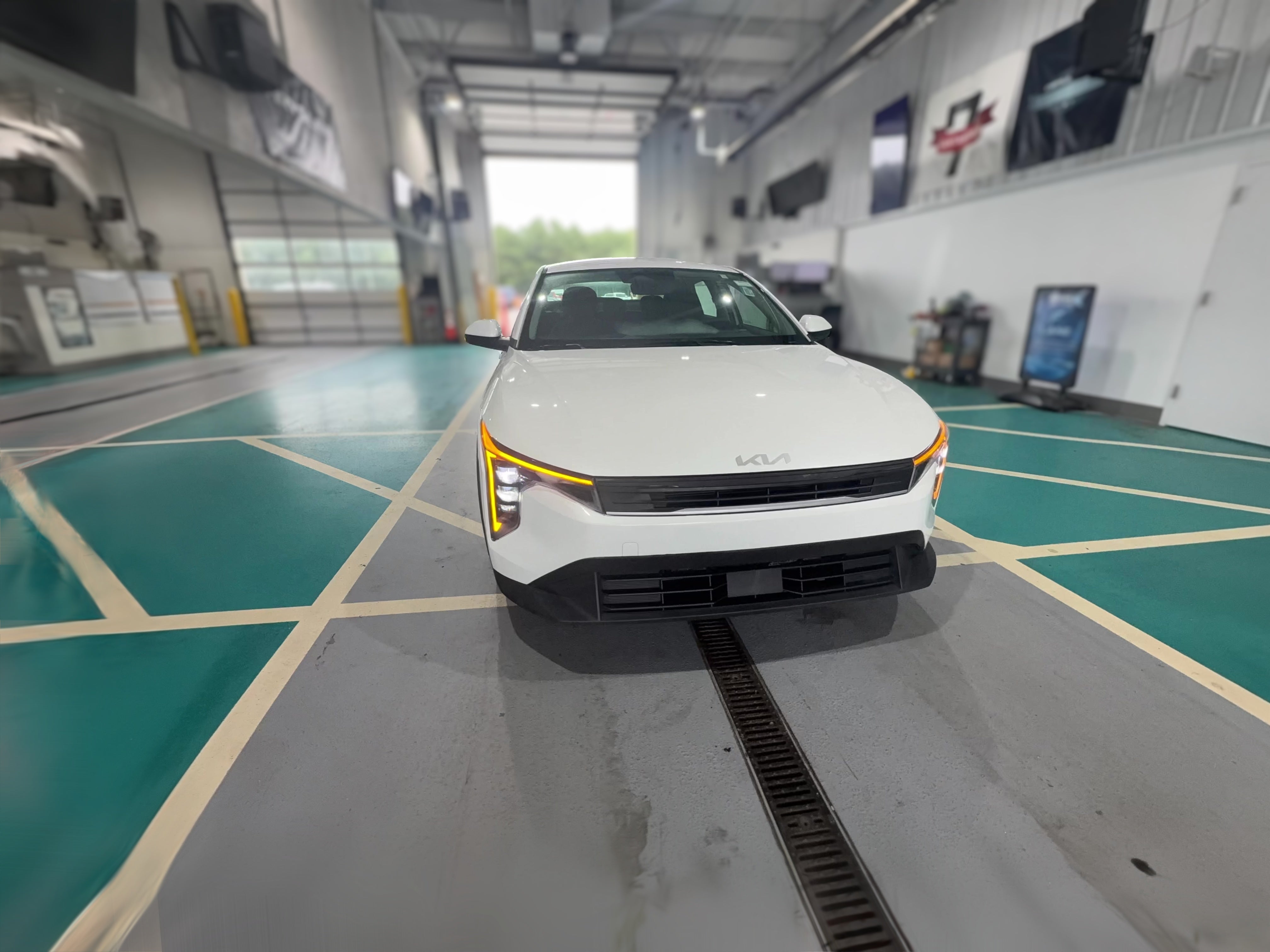 2025 Kia K4 LXS - Photo 38
