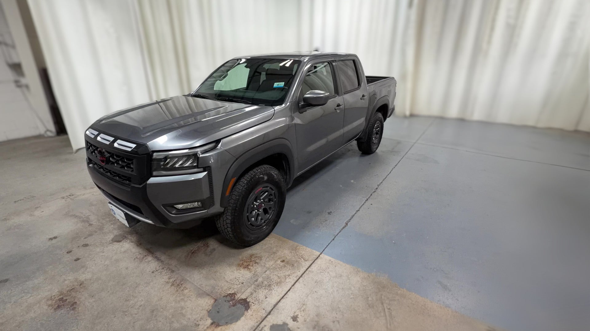 2026 Nissan Frontier Crew Cab vehicle photo