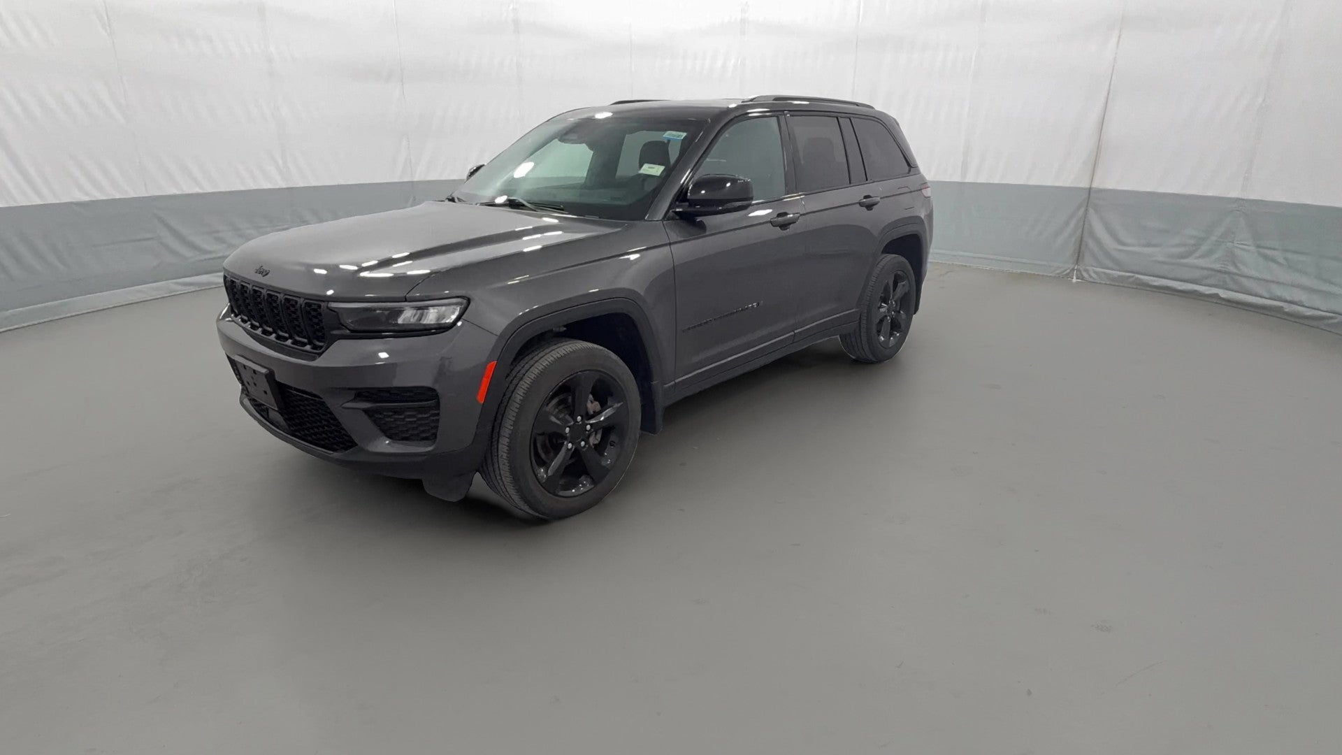 2023 Jeep Grand Cherokee vehicle photo