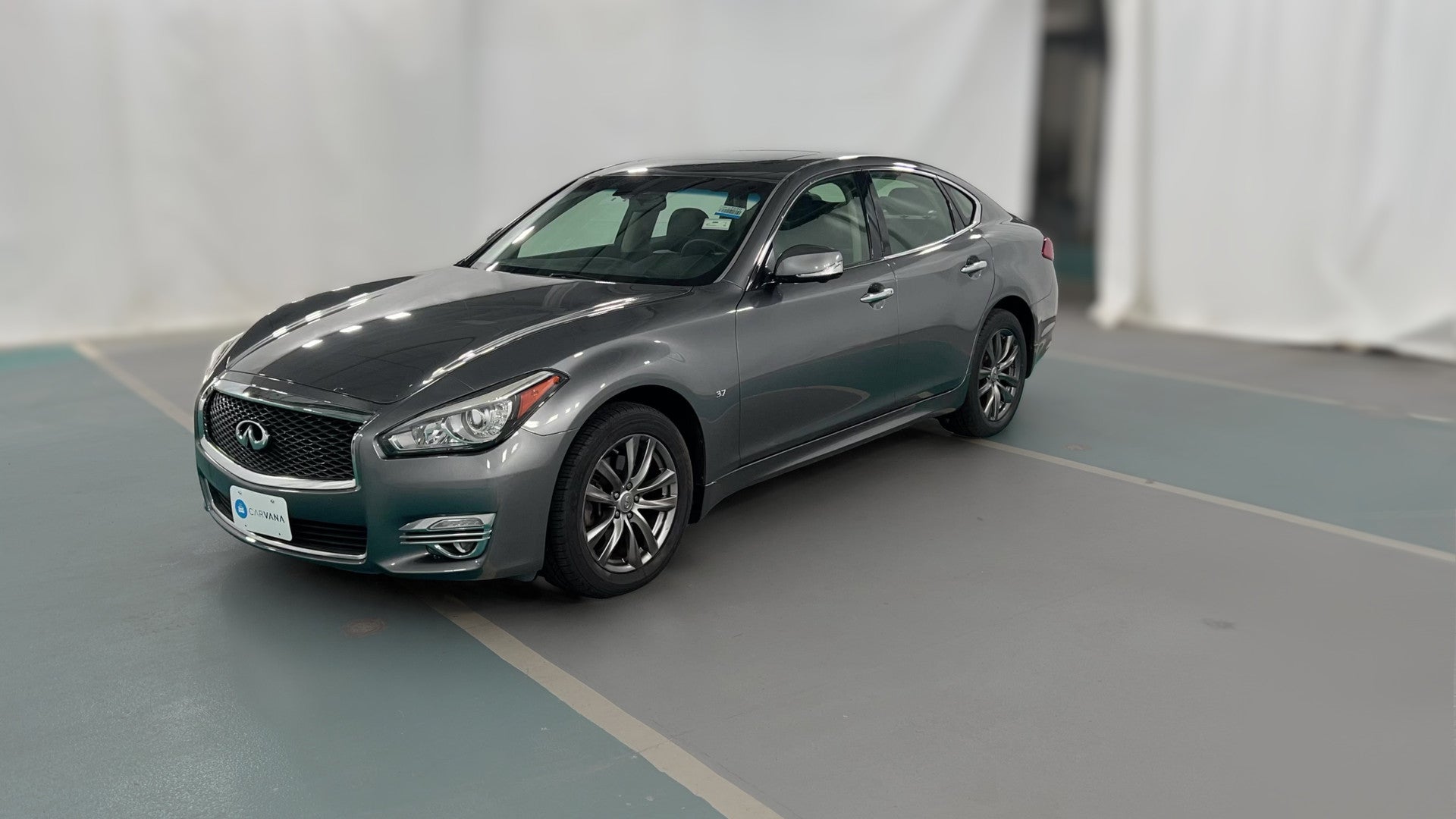 2016 INFINITI Q70 vehicle photo