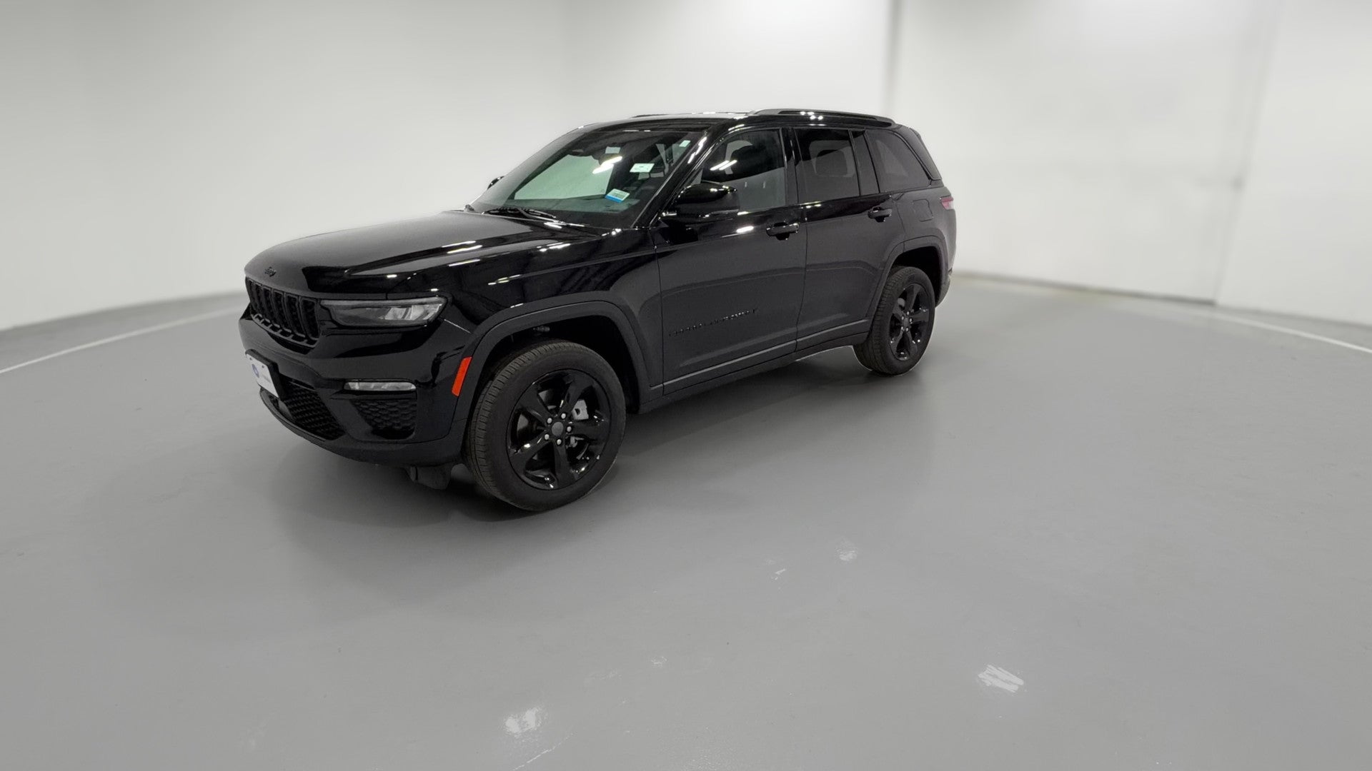 2025 Jeep Grand Cherokee vehicle photo