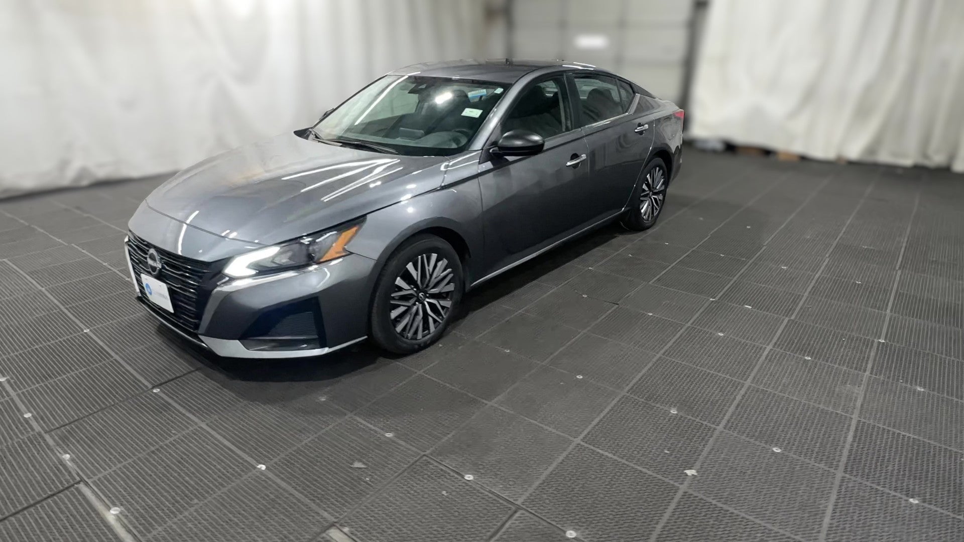 2025 Nissan Altima vehicle photo