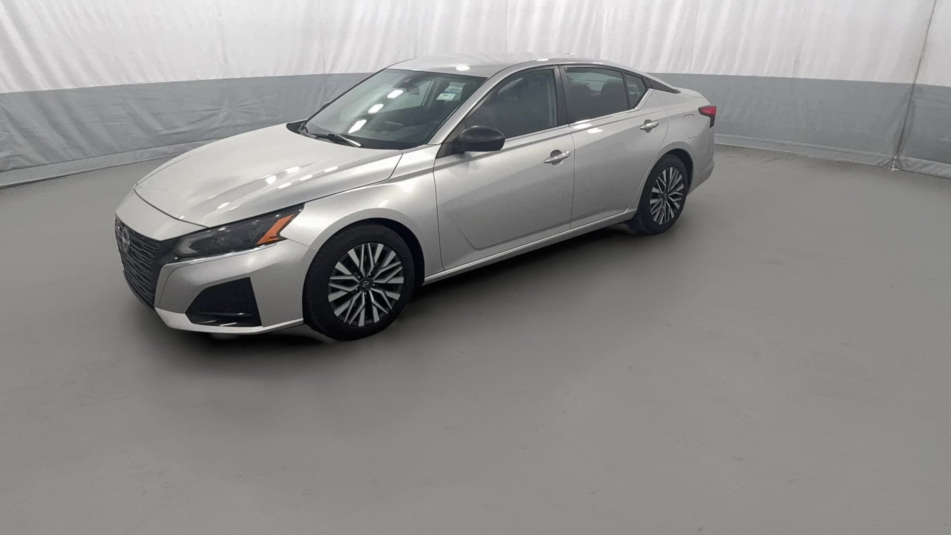 2024 Nissan Altima vehicle photo