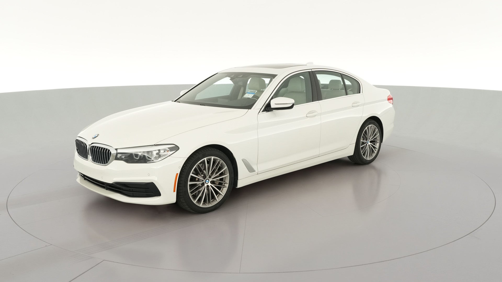 2019 BMW 5 Series vehicle photo