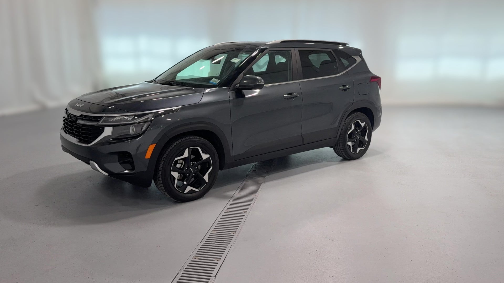 2024 Kia Seltos vehicle photo