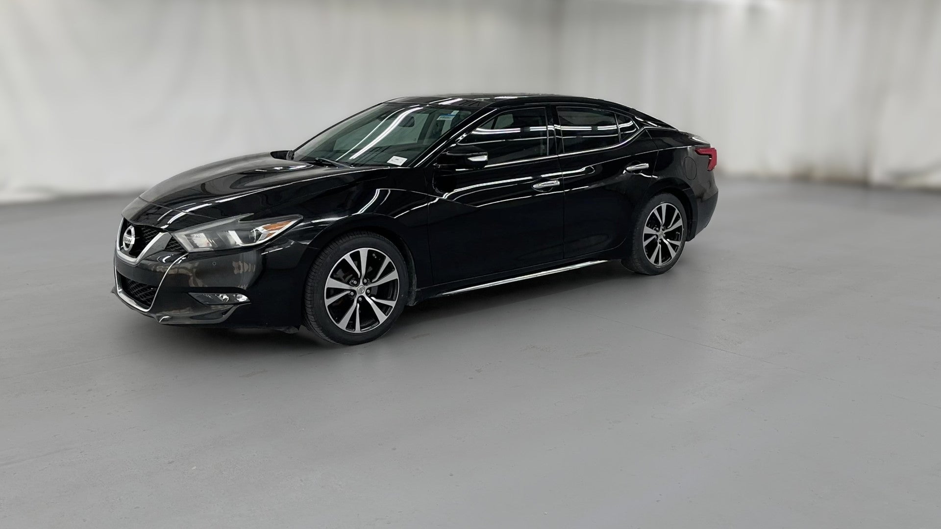 2018 Nissan Maxima vehicle photo