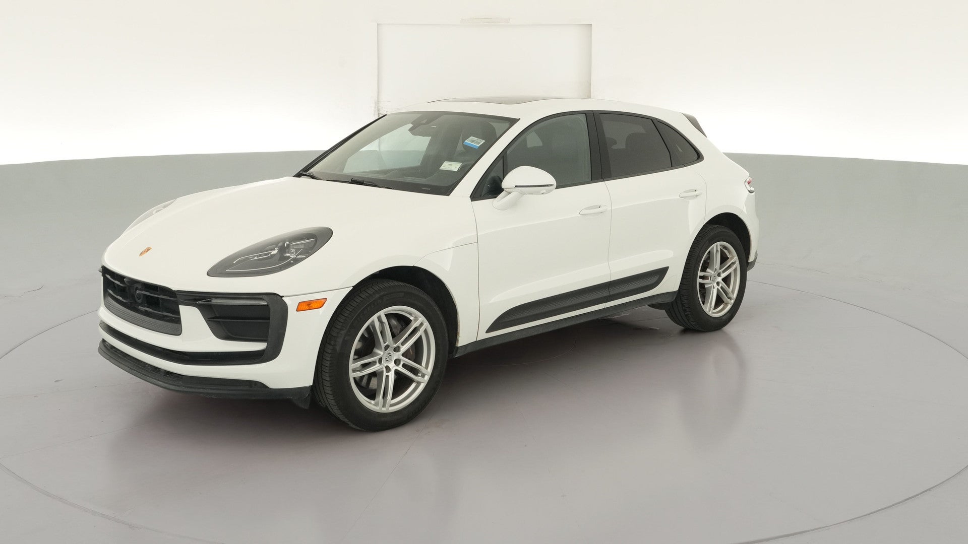 2023 Porsche Macan vehicle photo
