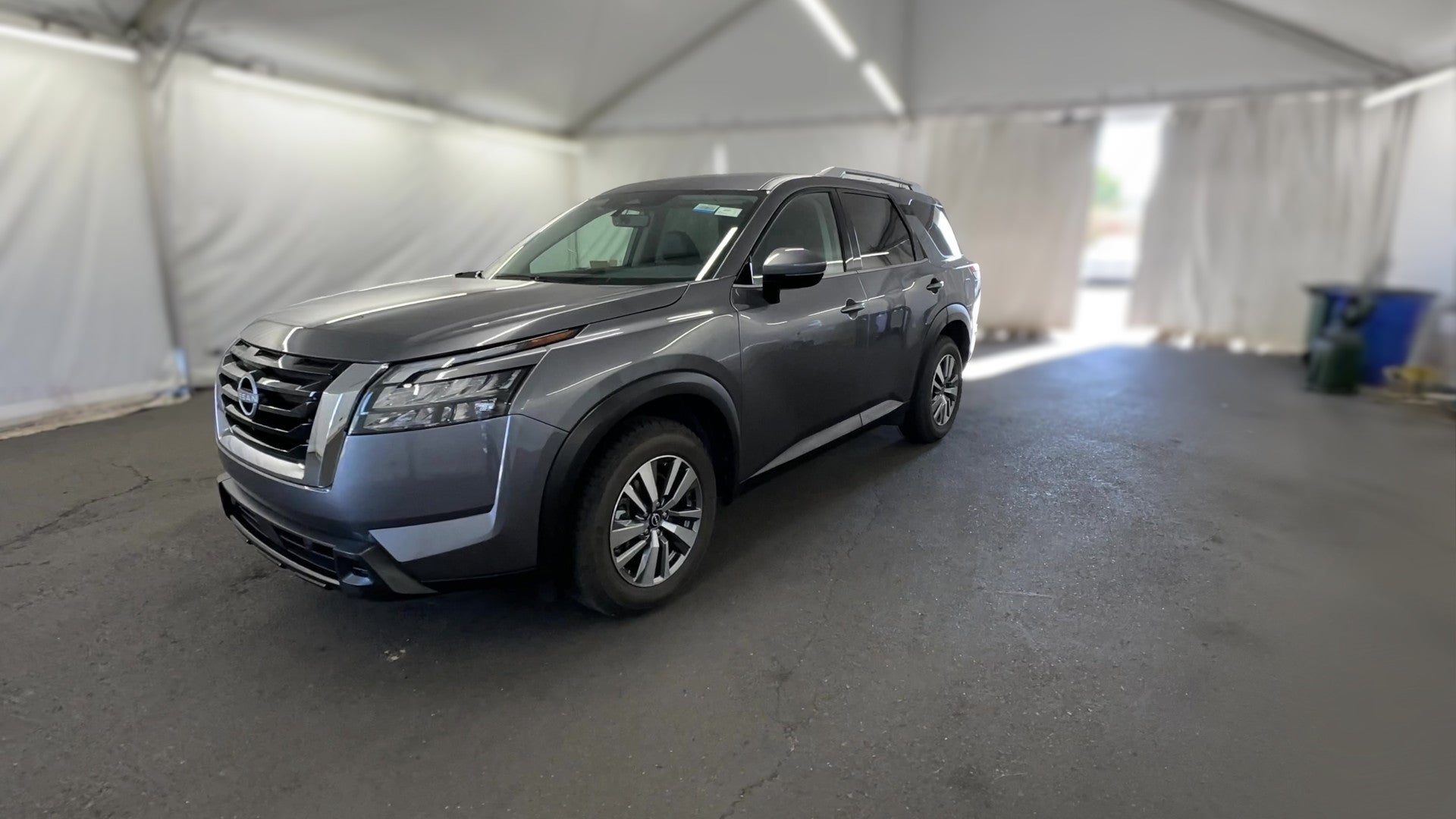 2025 Nissan Pathfinder vehicle photo