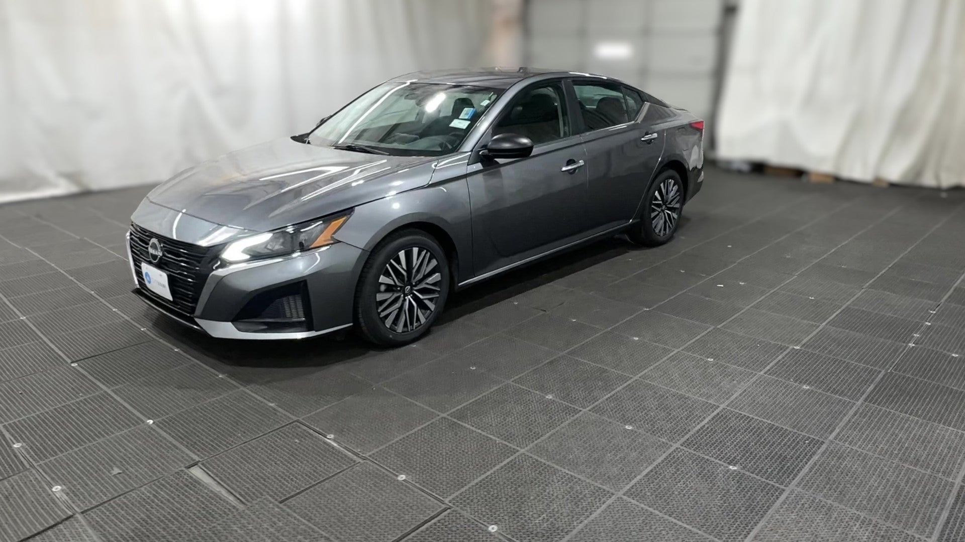 2025 Nissan Altima vehicle photo