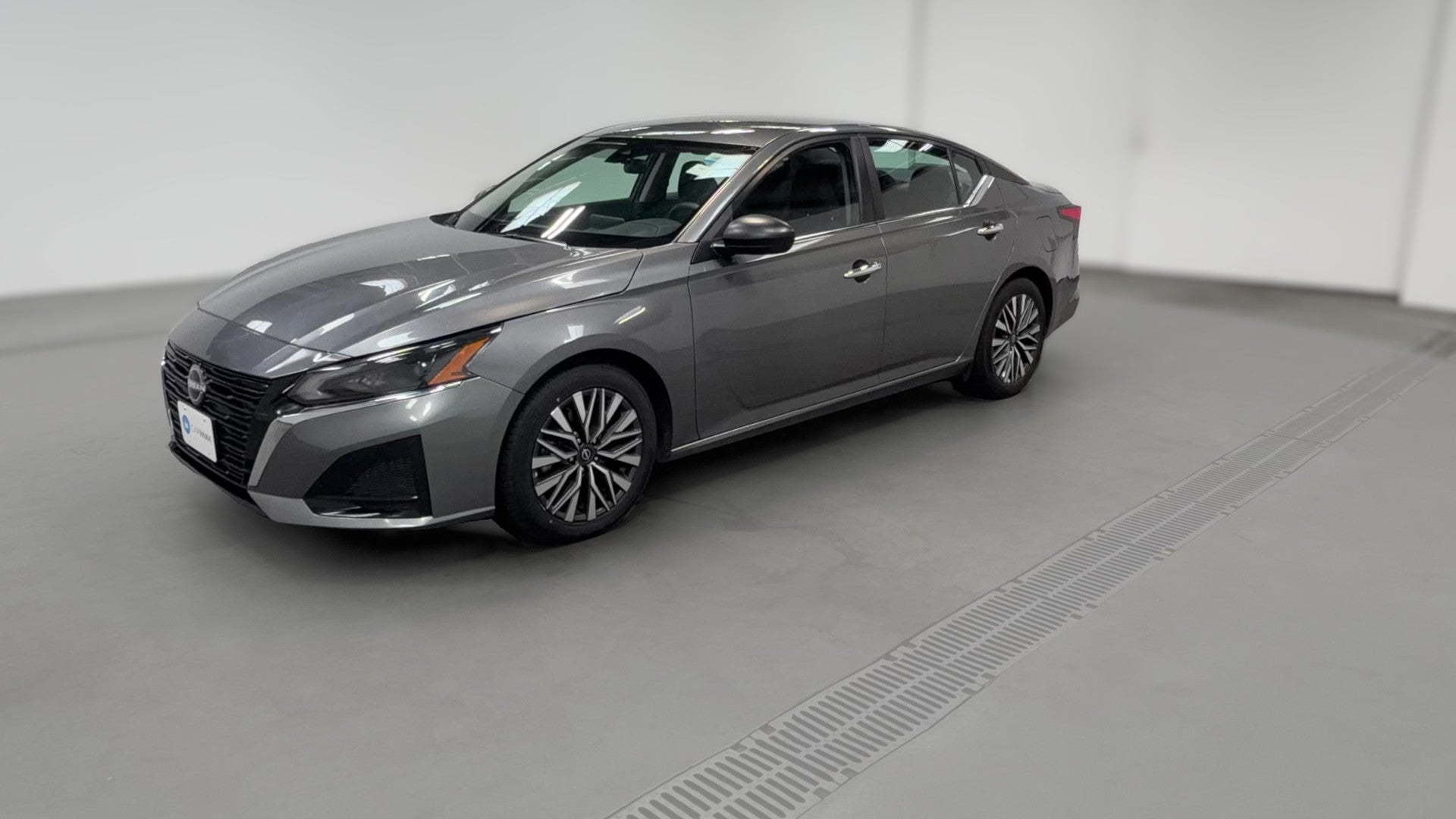 2025 Nissan Altima vehicle photo