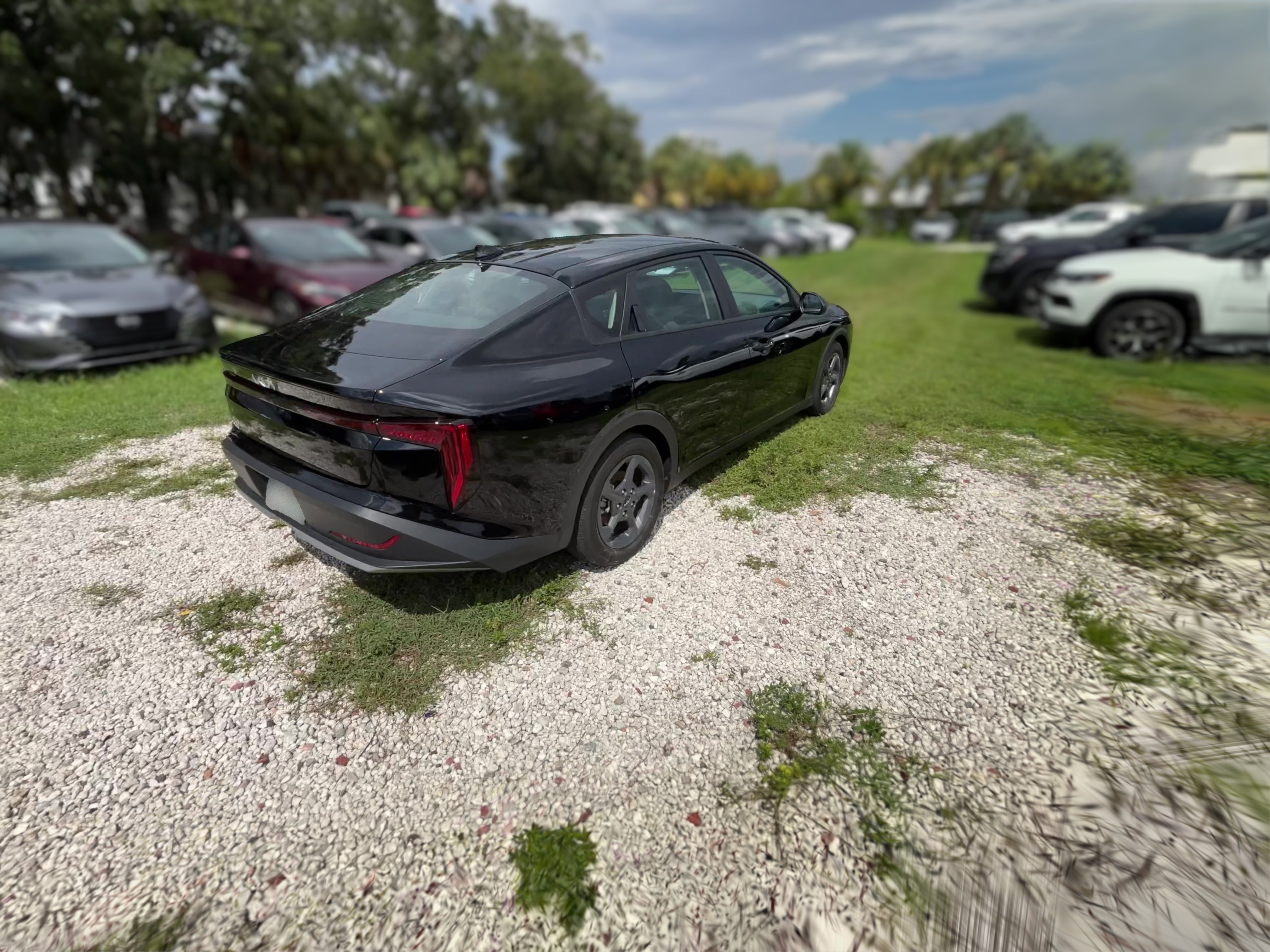 2025 Kia K4 LXS - Photo 32