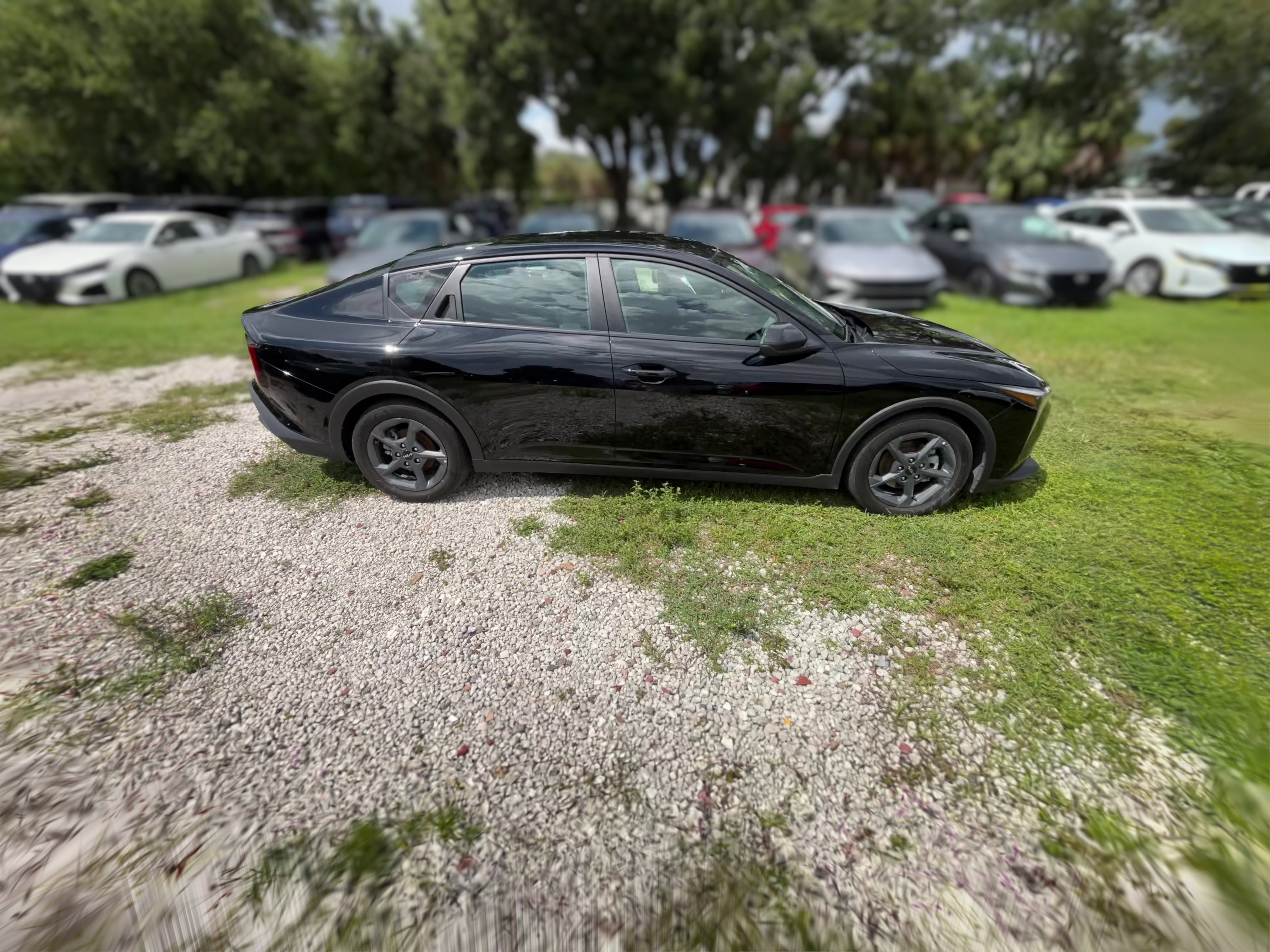 2025 Kia K4 LXS - Photo 34