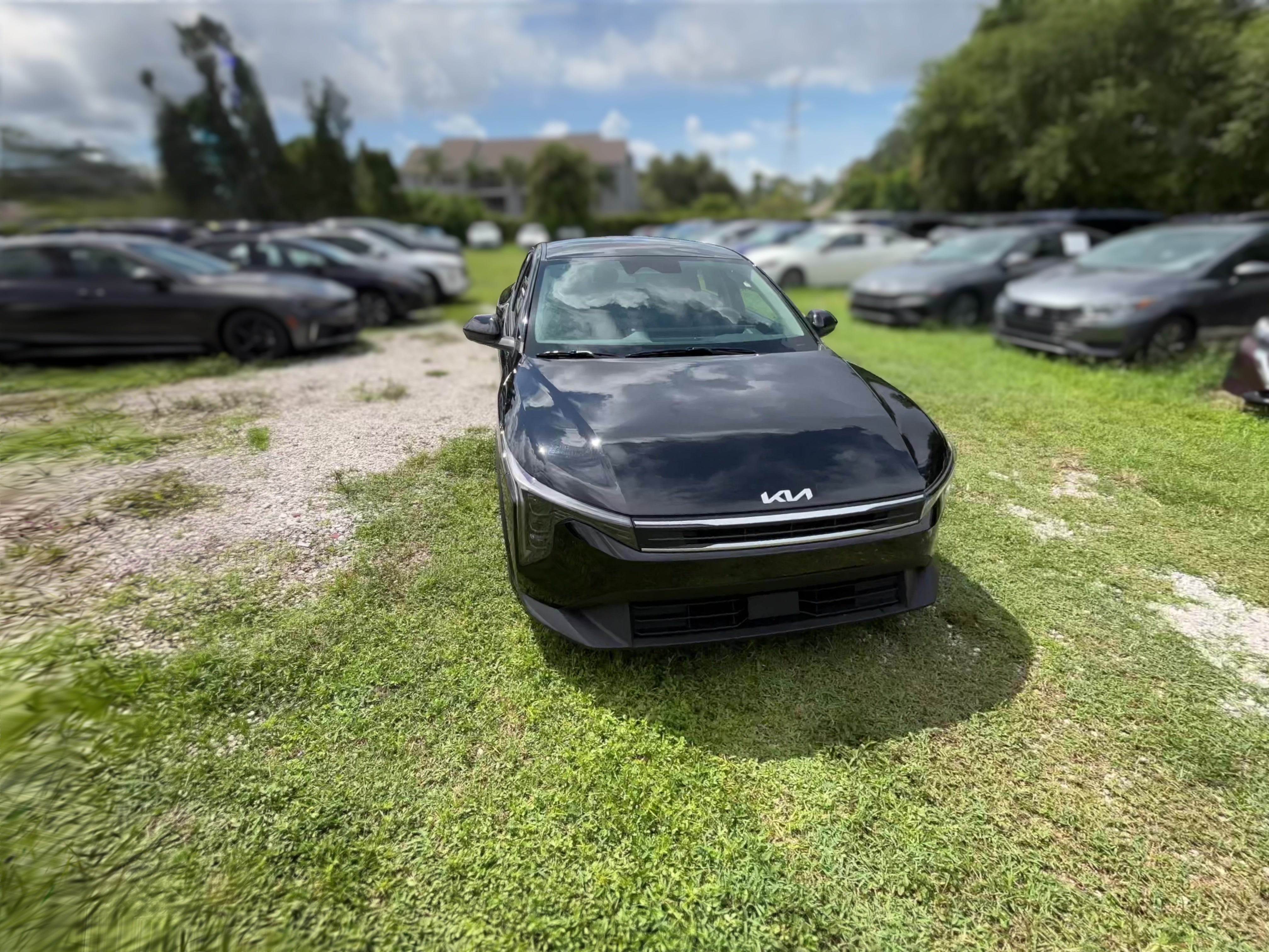 2025 Kia K4 LXS - Photo 37