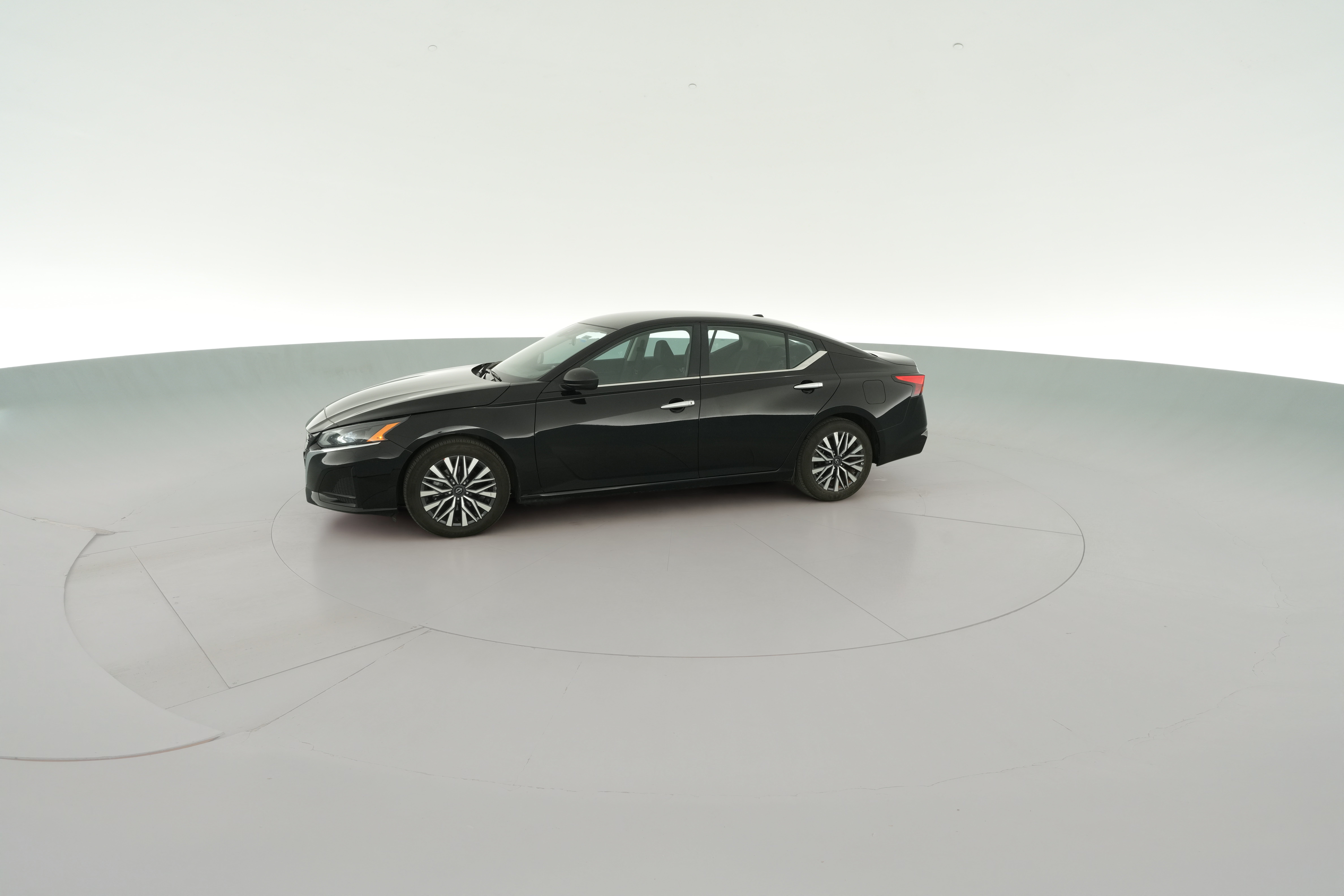 2025 Nissan Altima SV - Photo 31