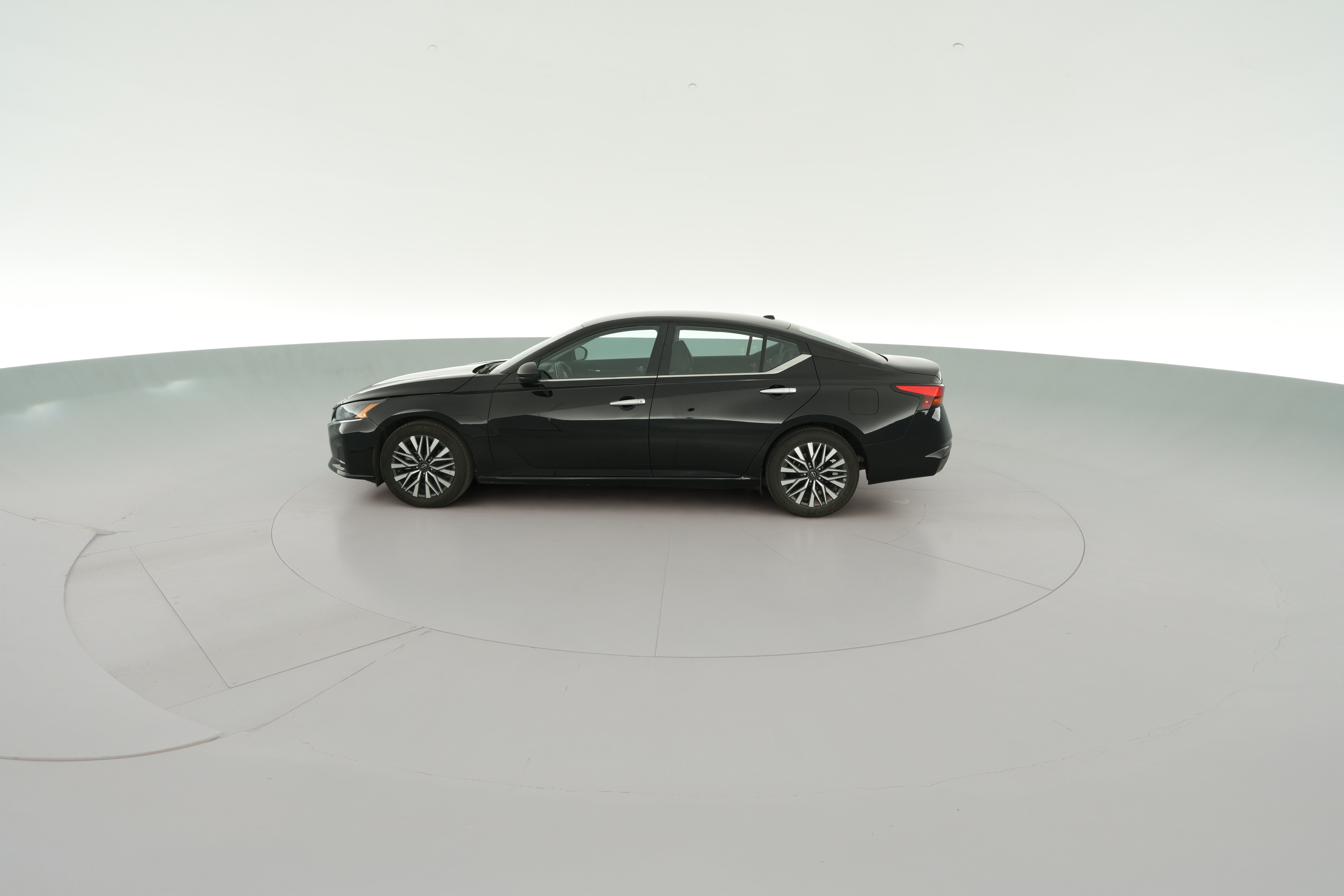 2025 Nissan Altima SV - Photo 32