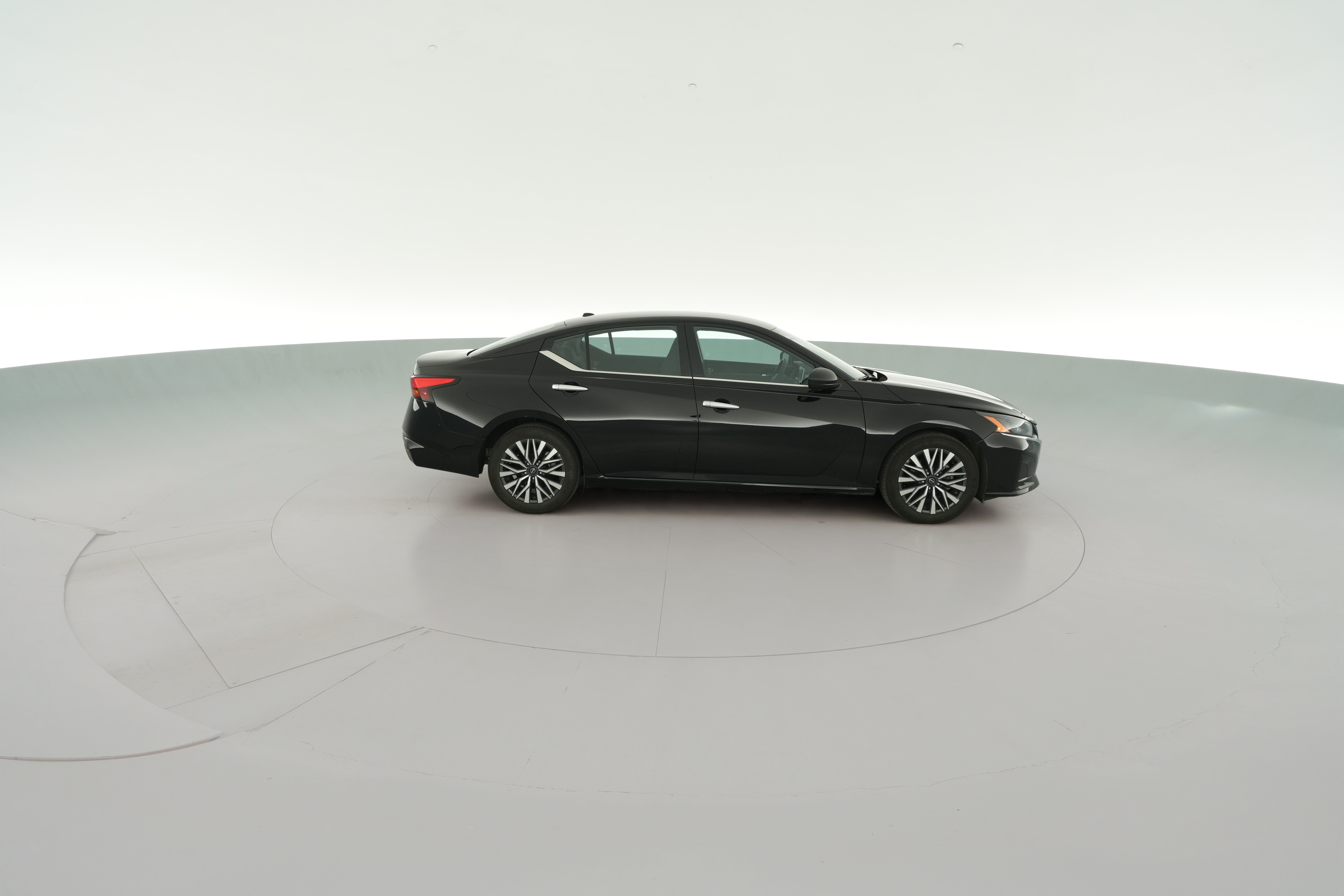 2025 Nissan Altima SV - Photo 40