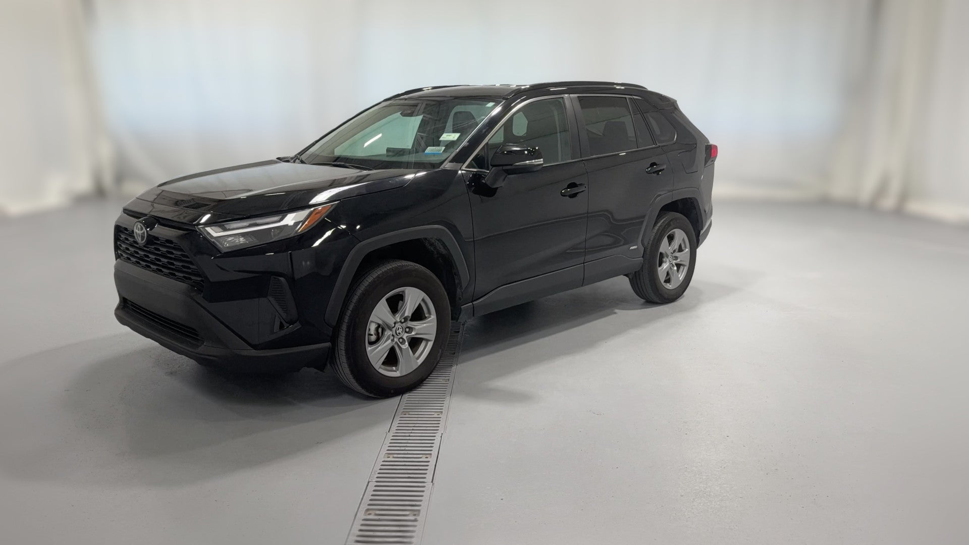 2025 Toyota RAV4 Hybrid vehicle photo