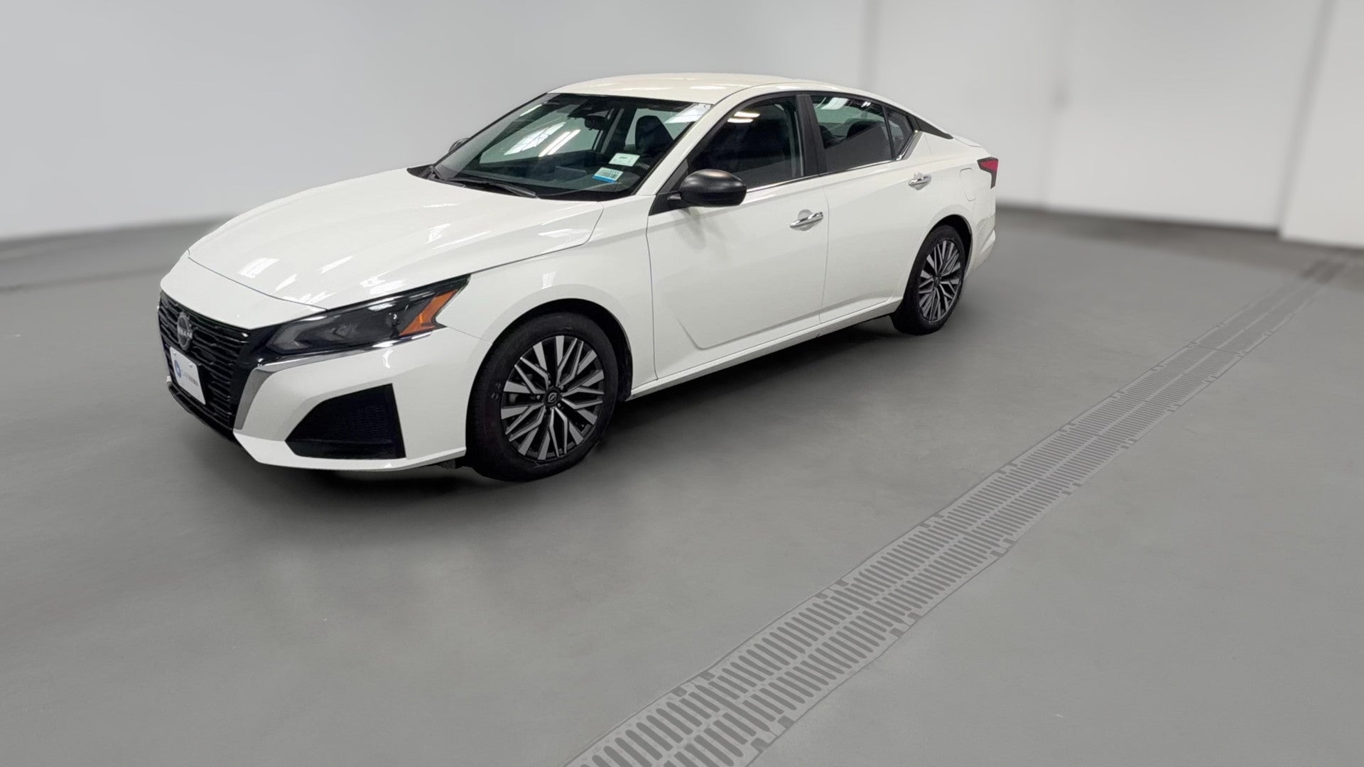 2025 Nissan Altima vehicle photo