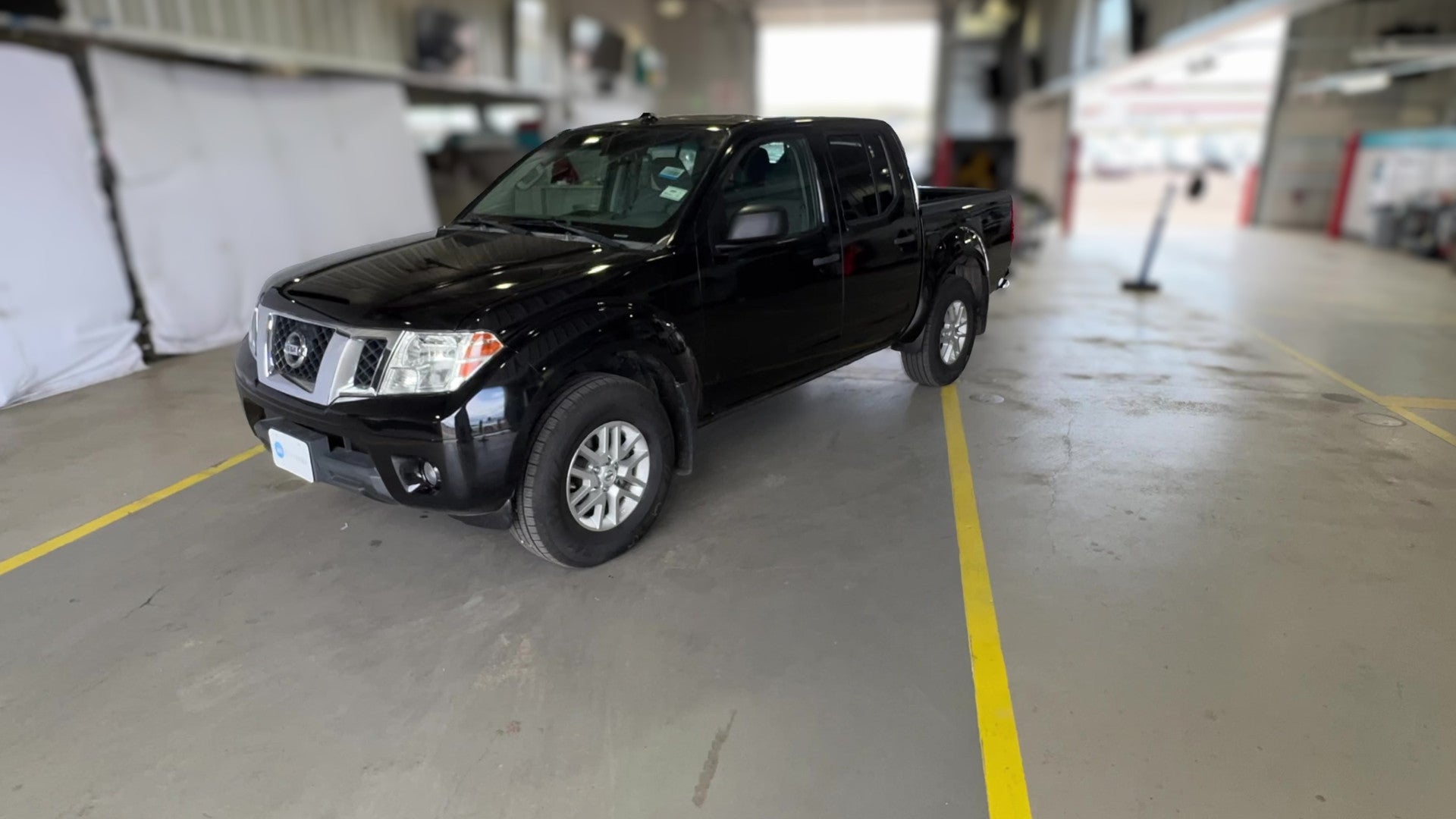 2017 Nissan Frontier Crew Cab vehicle photo