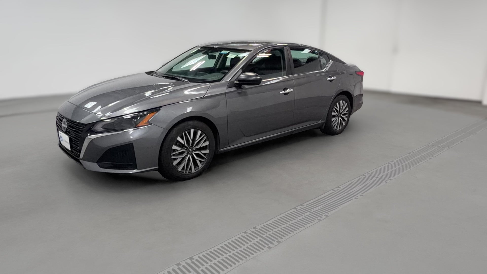 2025 Nissan Altima vehicle photo