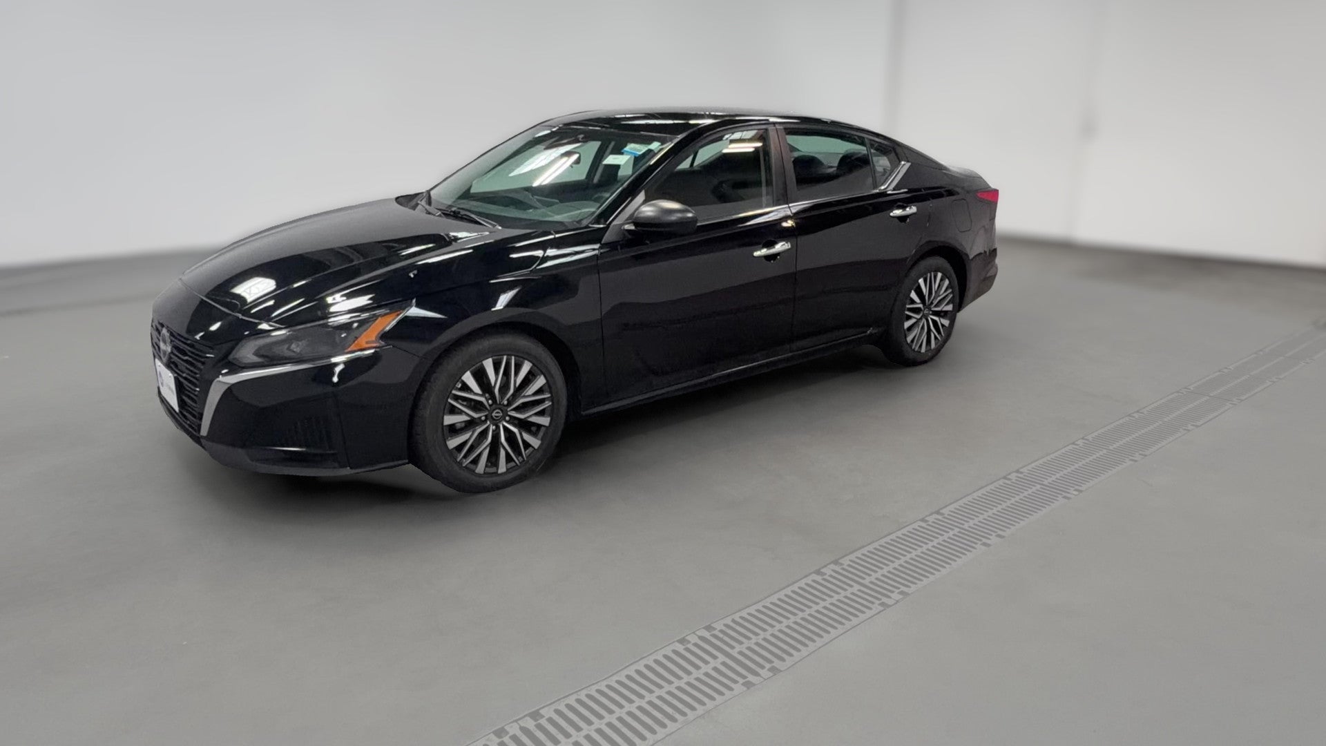 2025 Nissan Altima vehicle photo