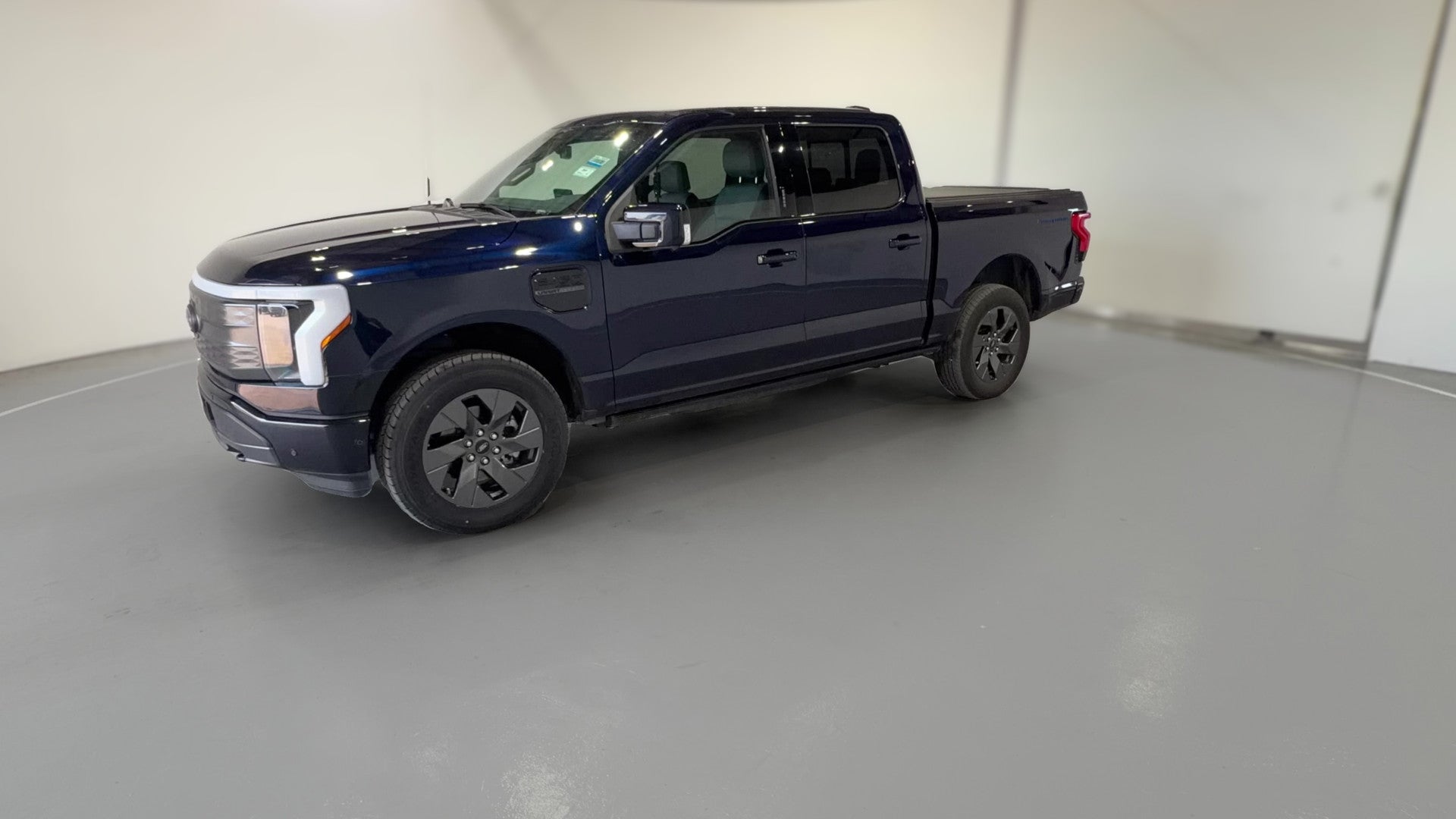 2023 Ford F150 Lightning vehicle photo