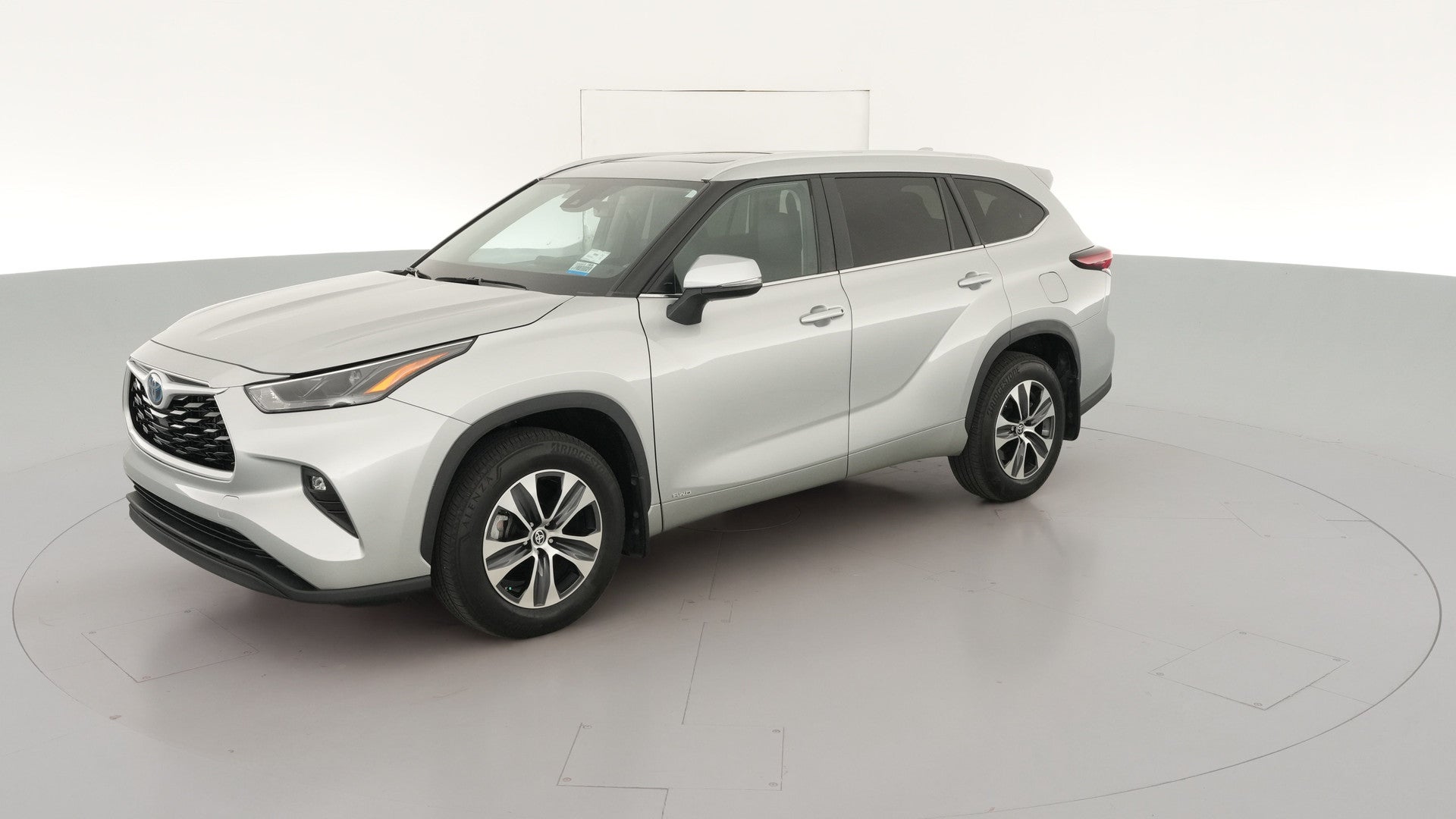 2024 Toyota Highlander Hybrid vehicle photo