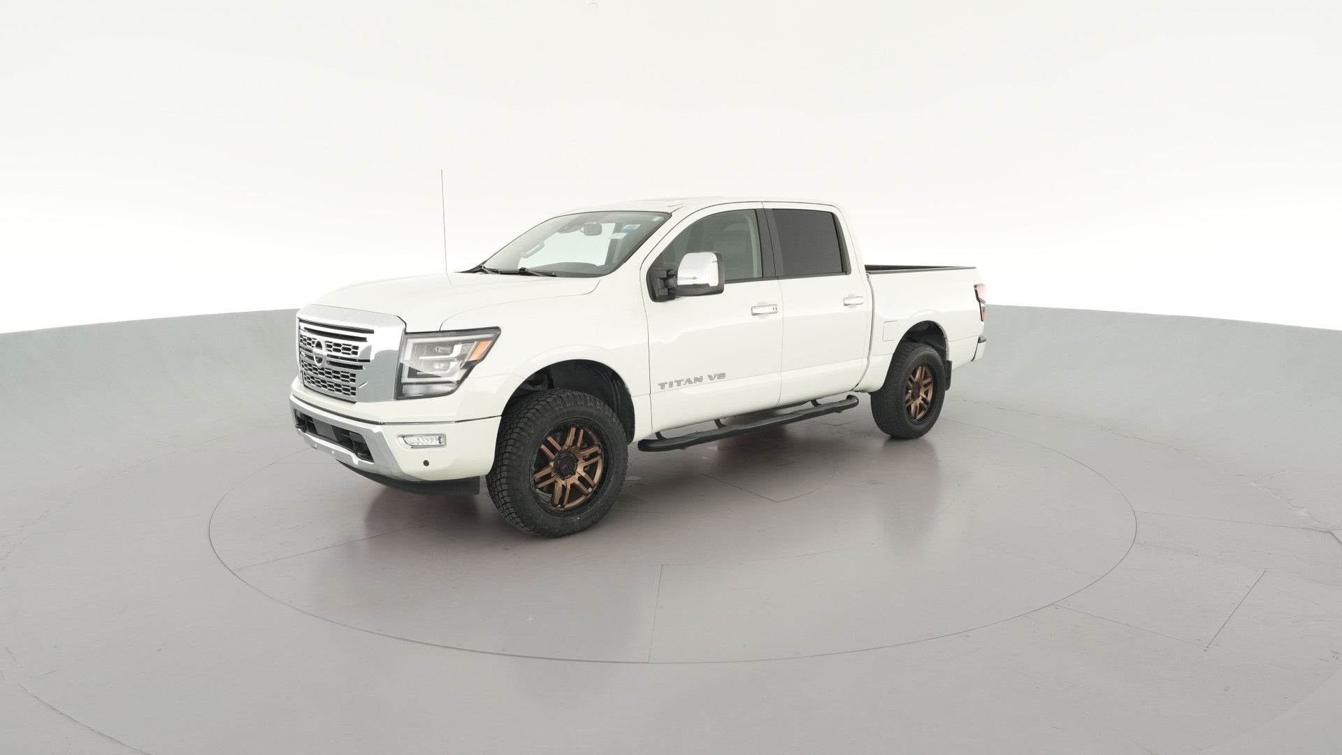 2020 Nissan Titan Crew Cab vehicle photo
