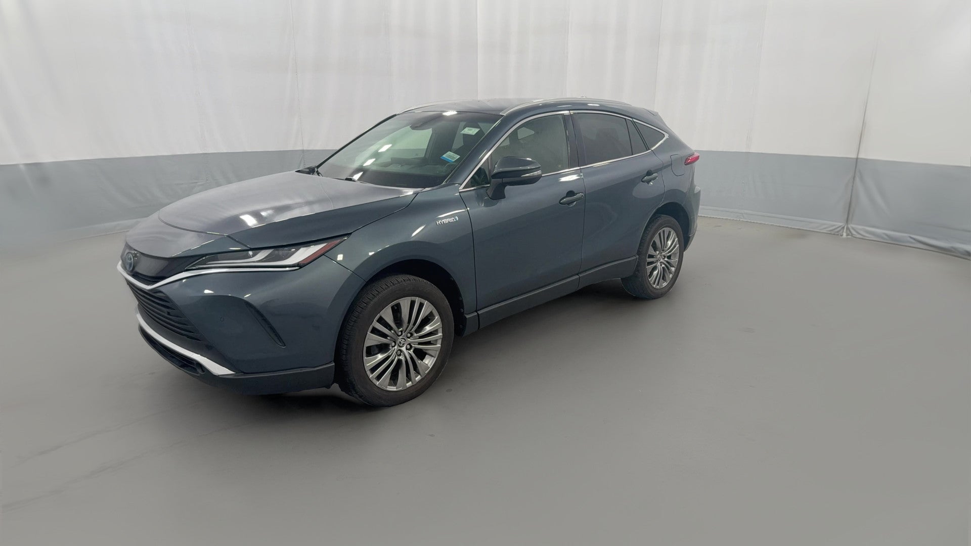 2021 Toyota Venza vehicle photo