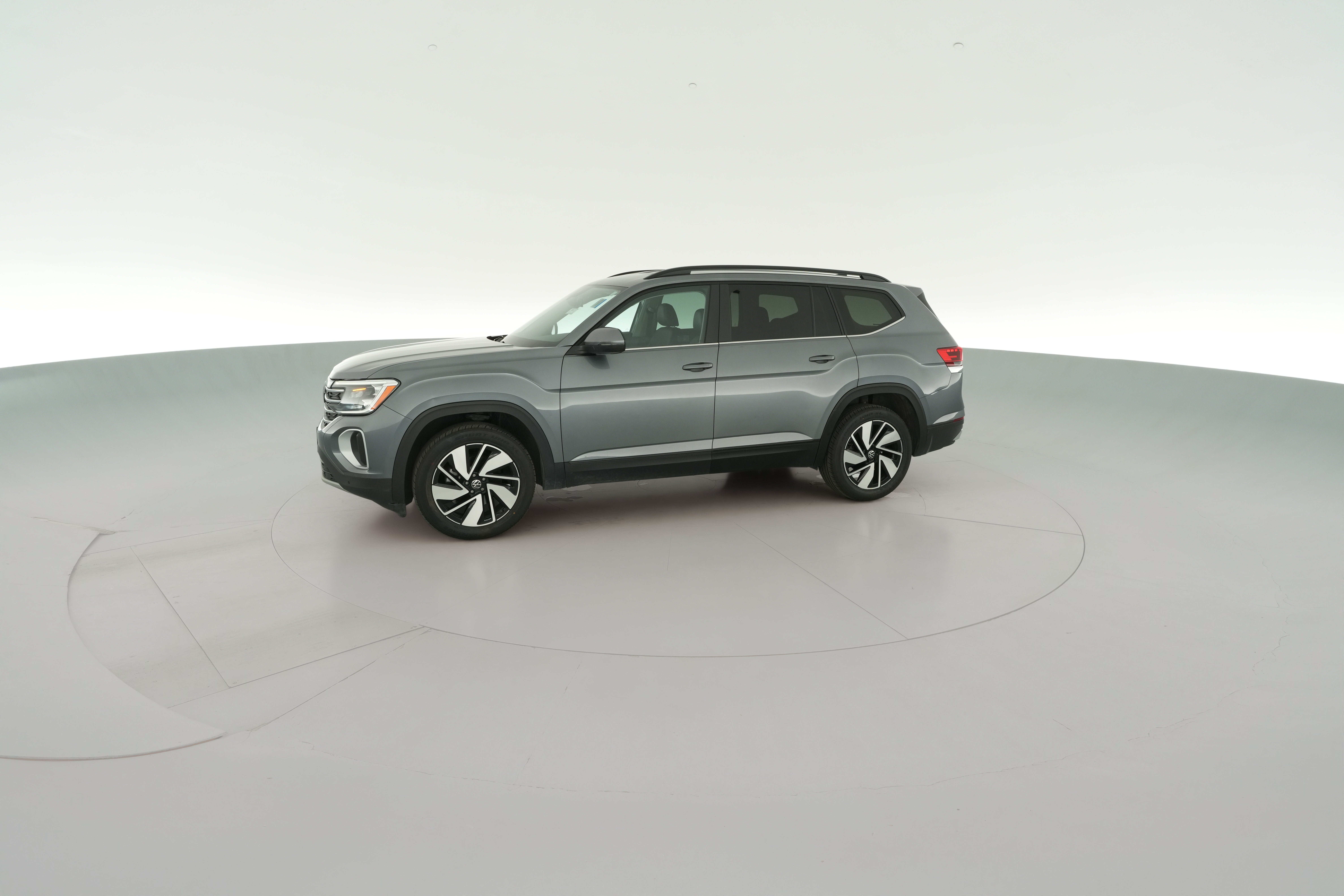 2025 Volkswagen Atlas SE w/Tech - Photo 39