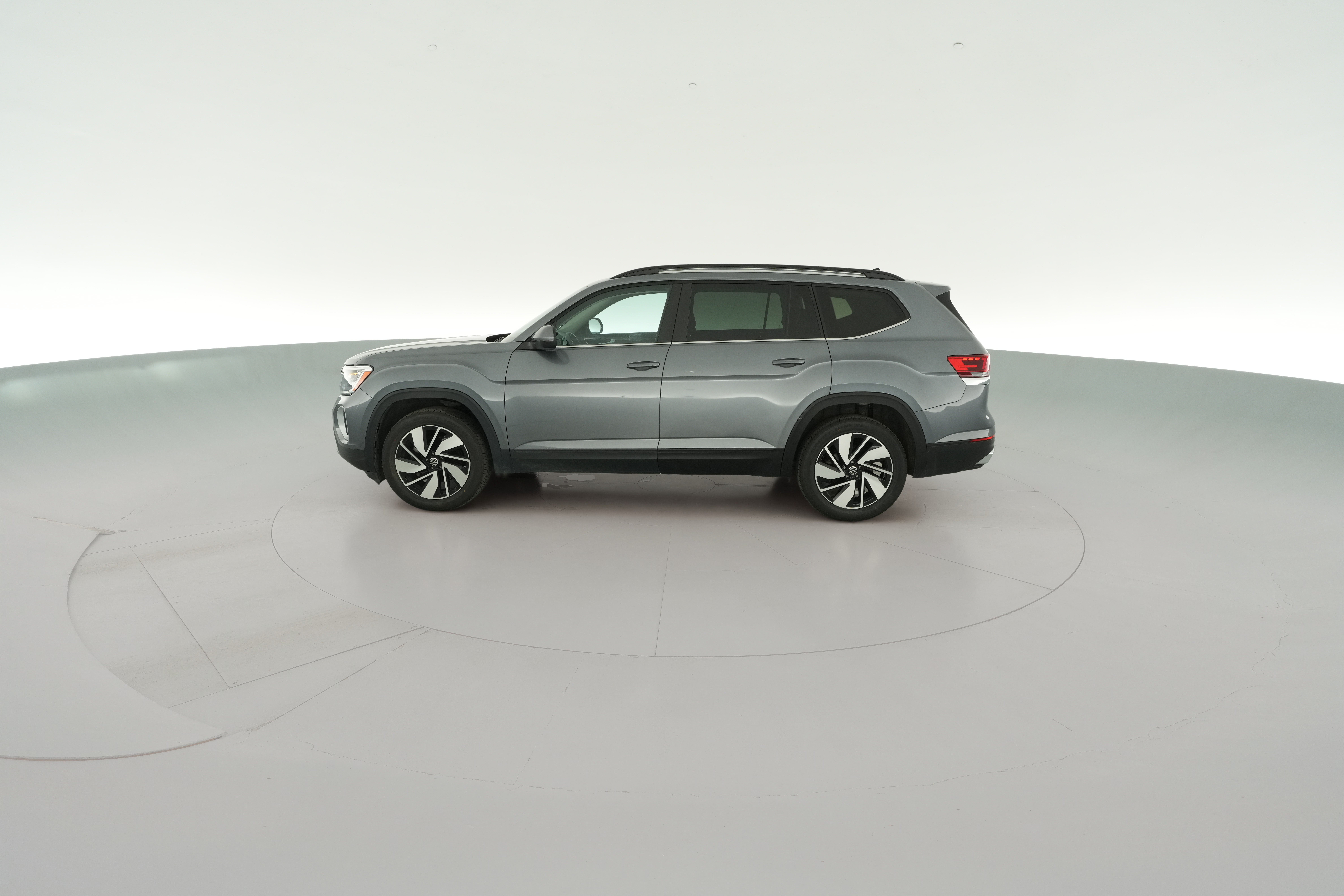 2025 Volkswagen Atlas SE w/Tech - Photo 40