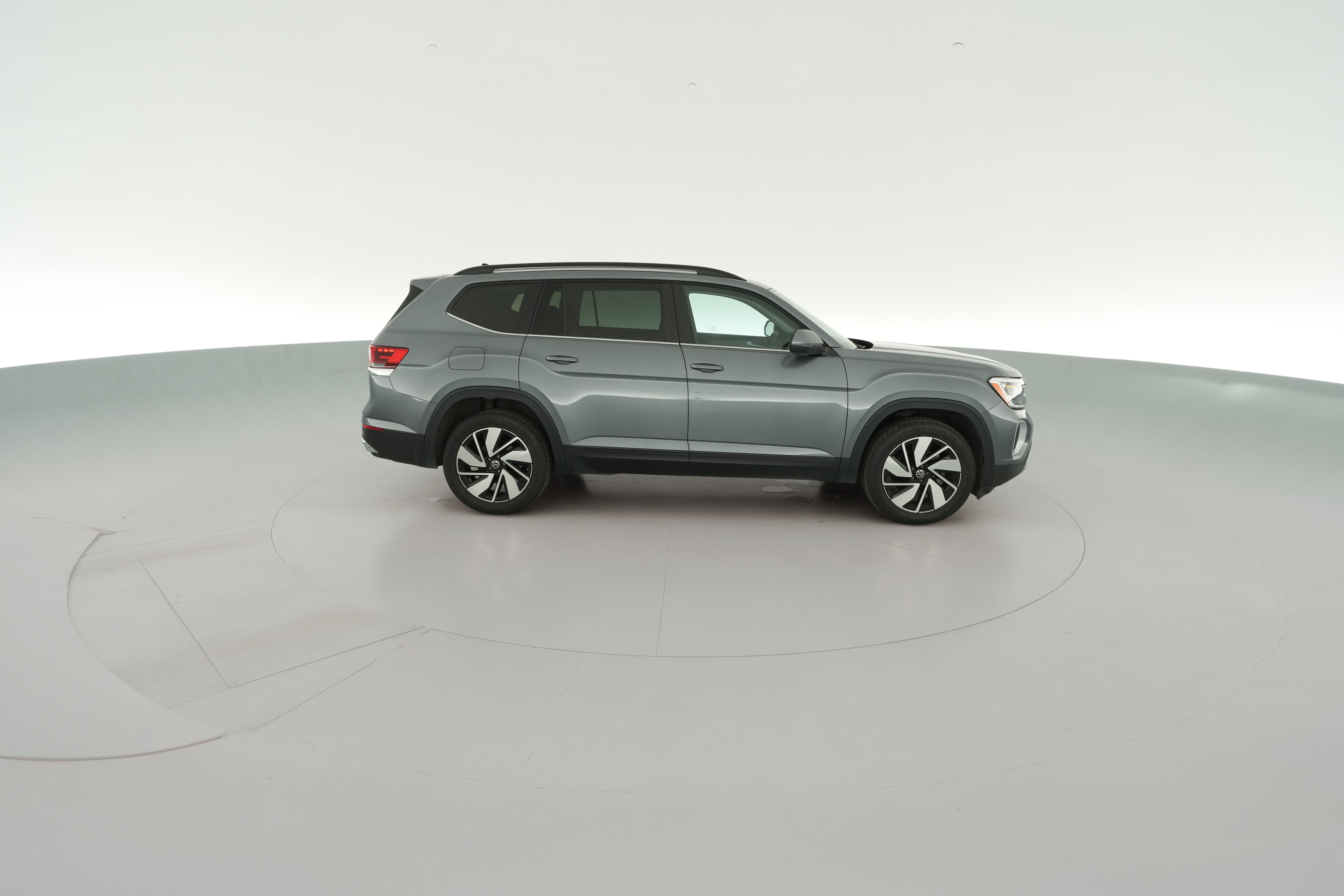 2025 Volkswagen Atlas SE w/Tech - Photo 48