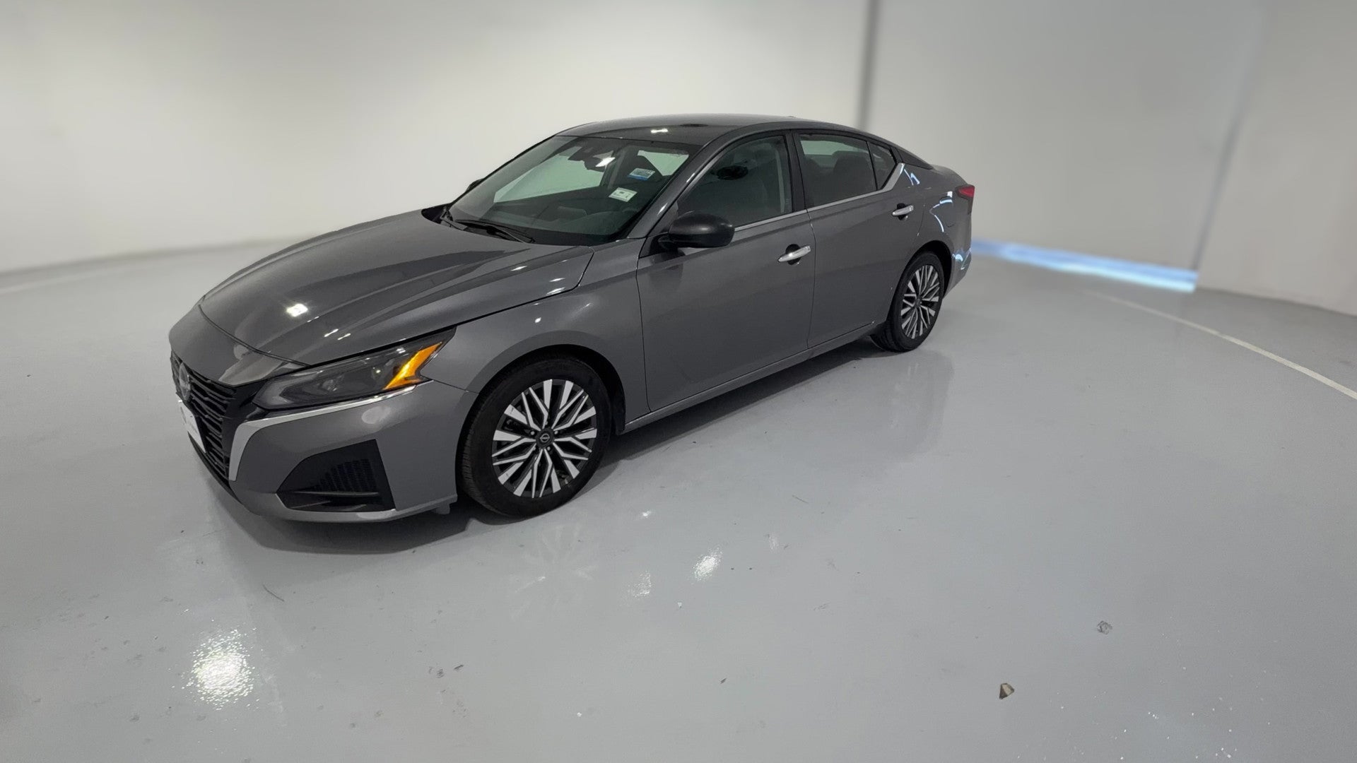 2025 Nissan Altima vehicle photo