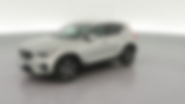 2024 Volvo XC40 vehicle photo