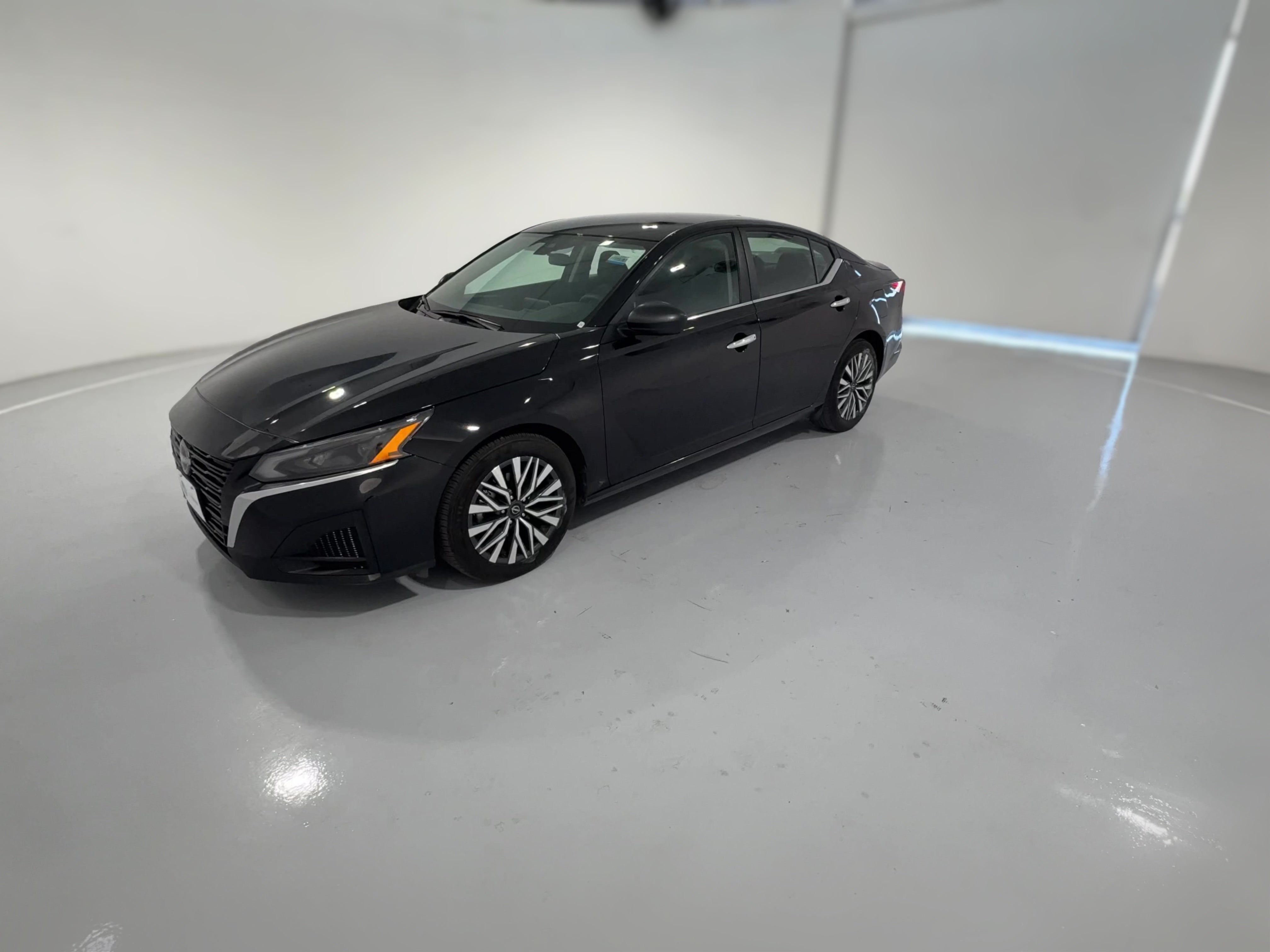 2025 Nissan Altima SV - Photo 23