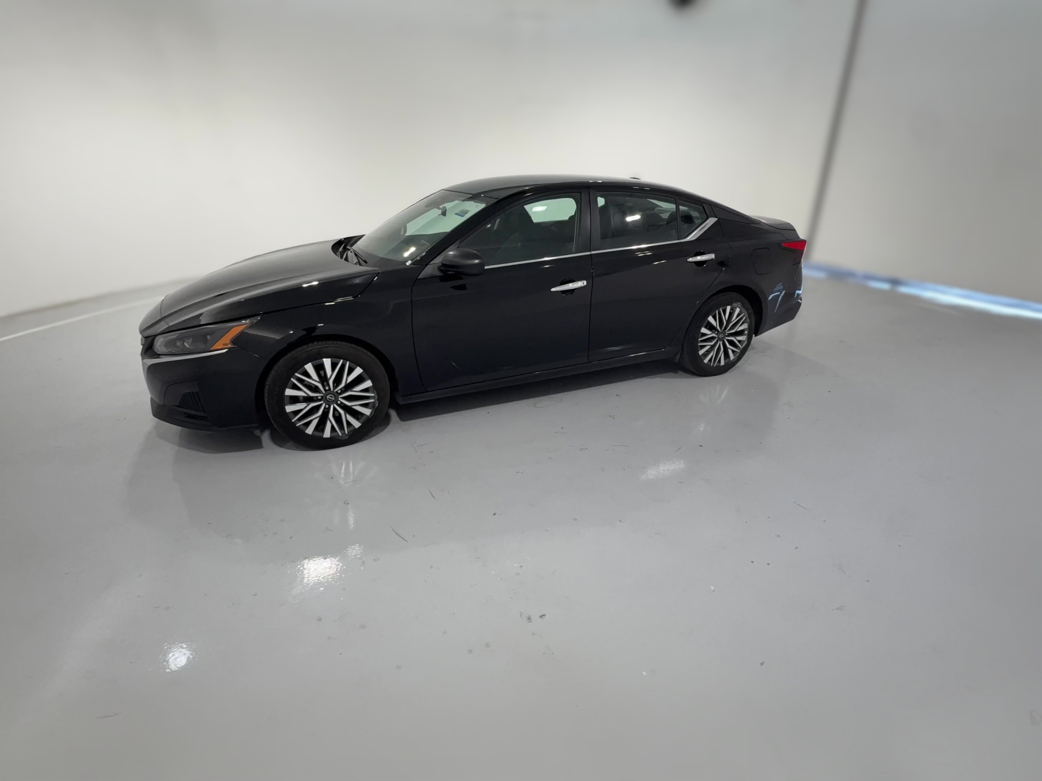 2025 Nissan Altima SV - Photo 24