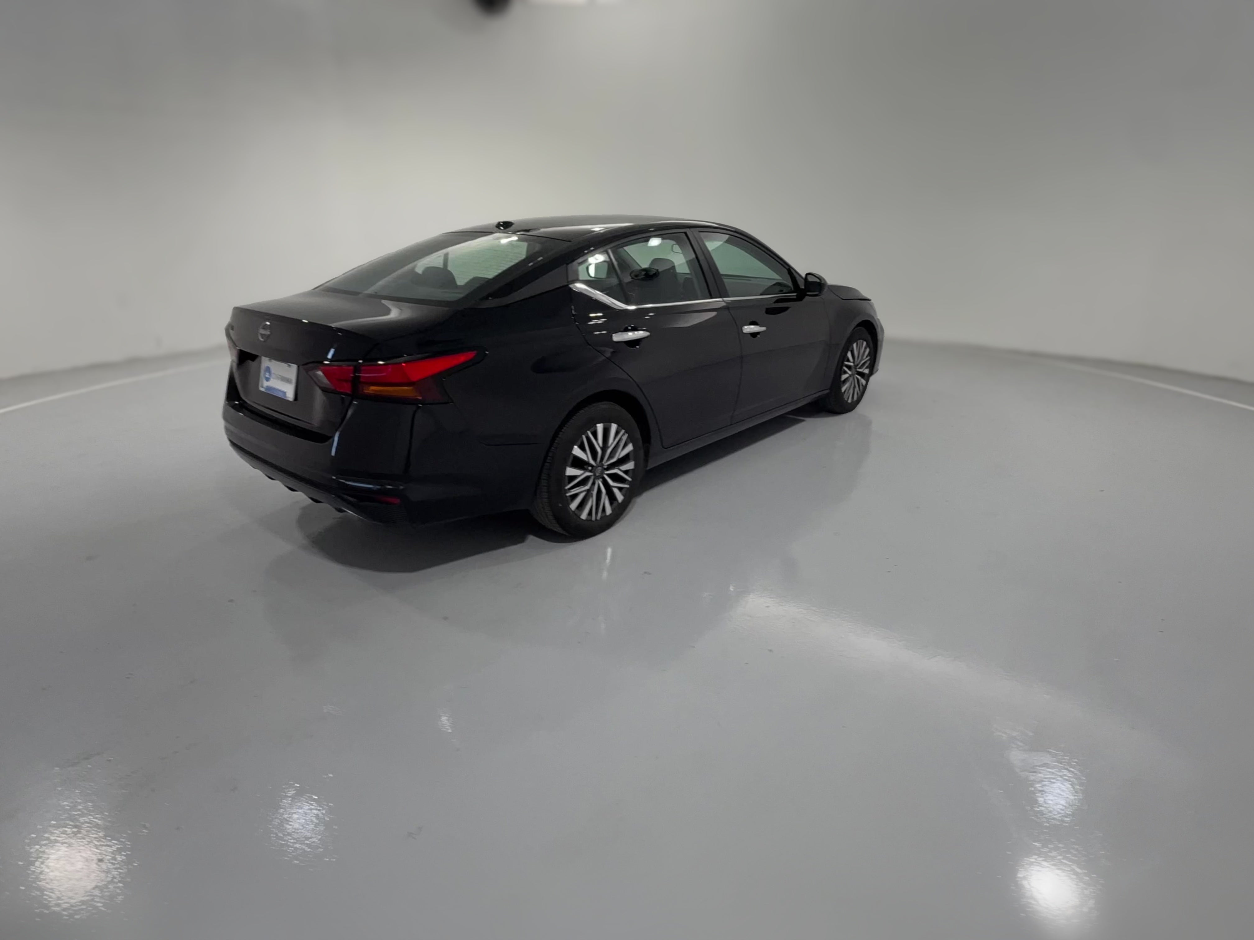 2025 Nissan Altima SV - Photo 31