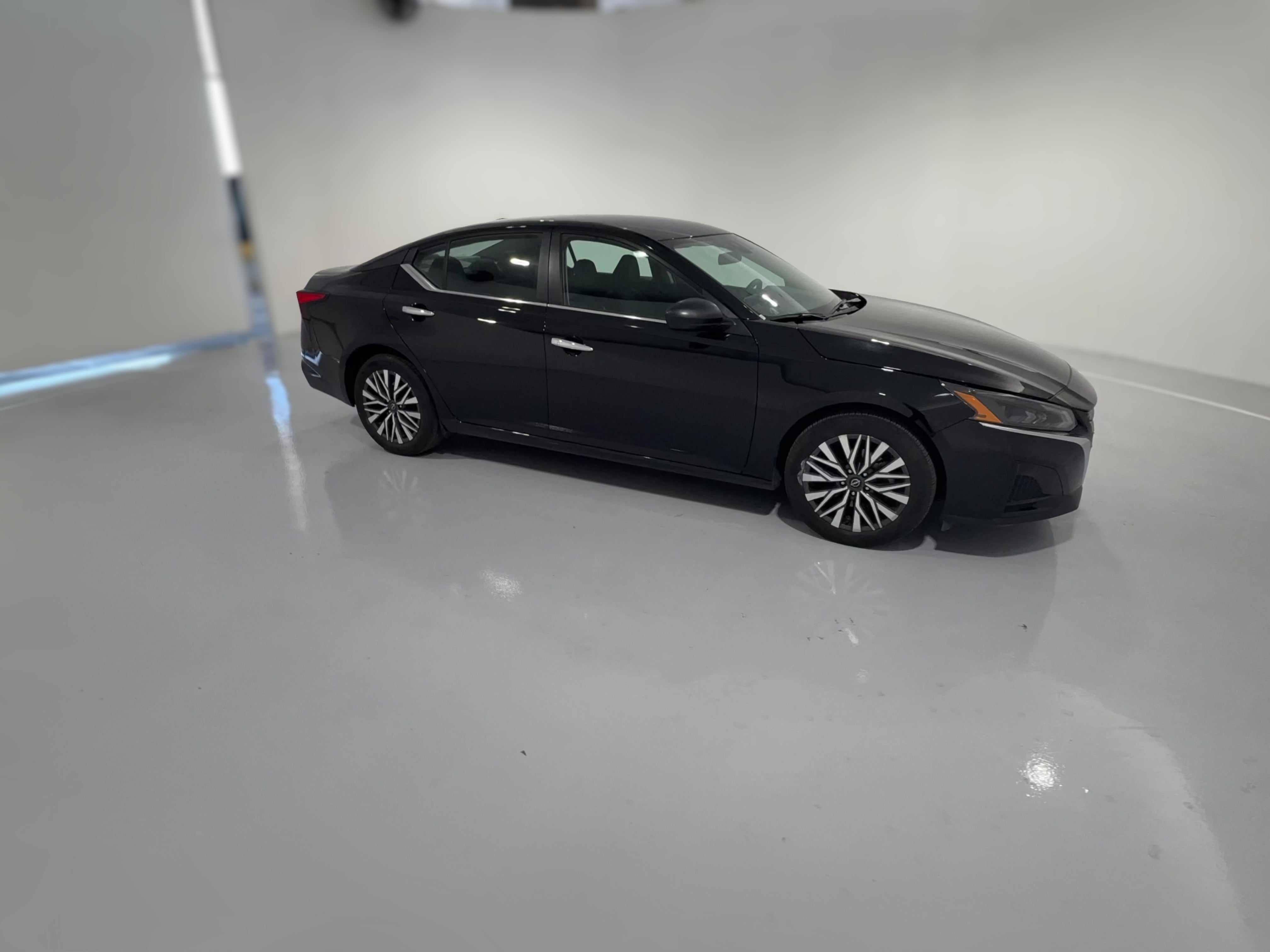 2025 Nissan Altima SV - Photo 34