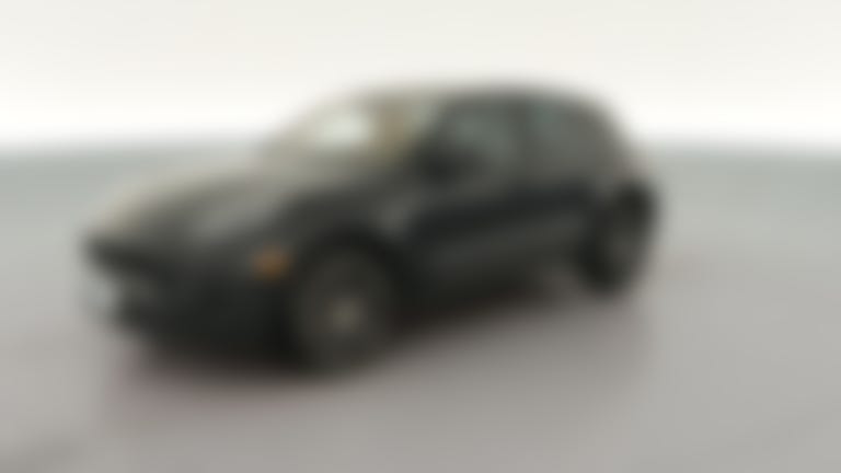 2022 Porsche Macan vehicle photo