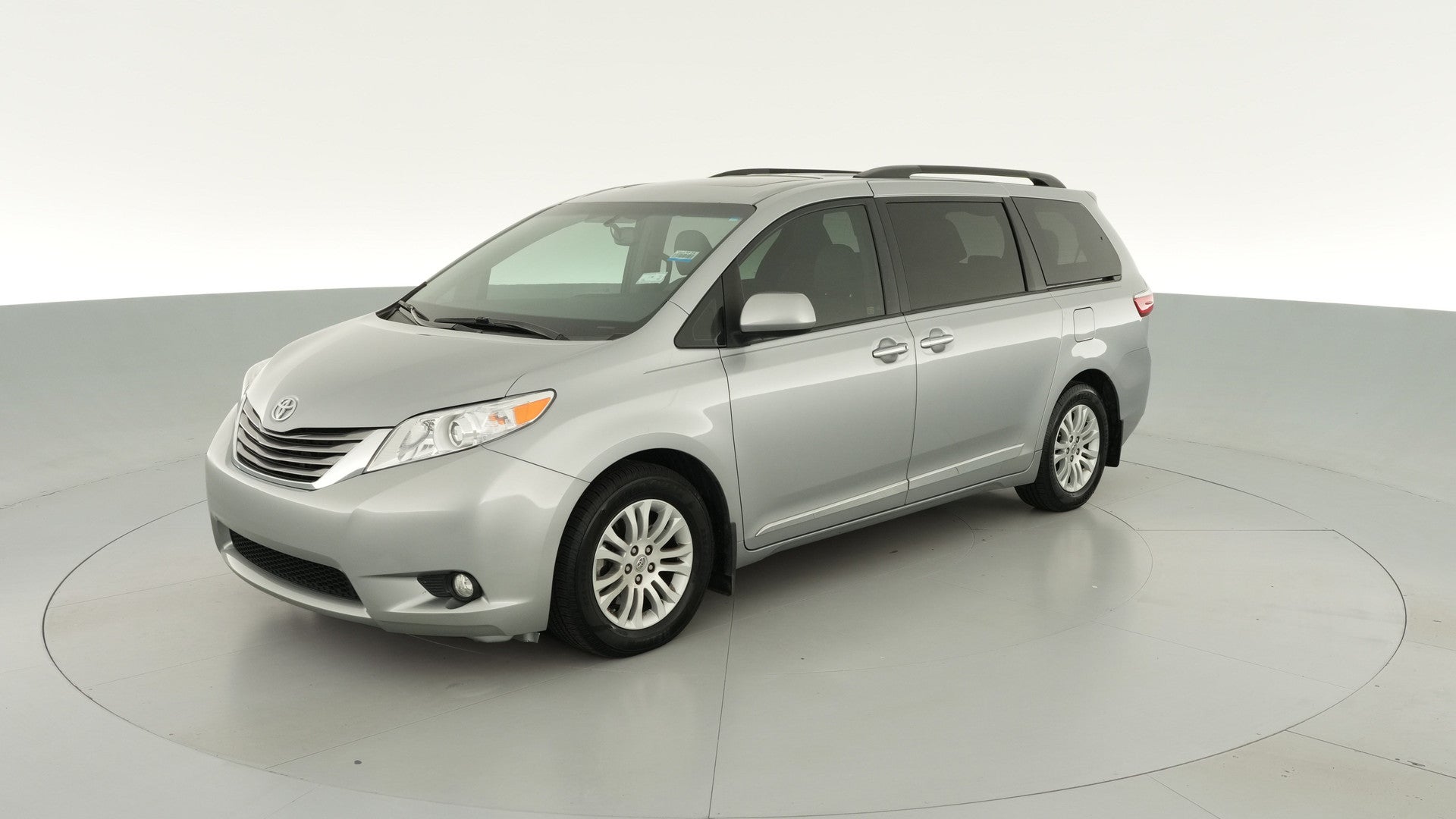 2017 Toyota Sienna vehicle photo