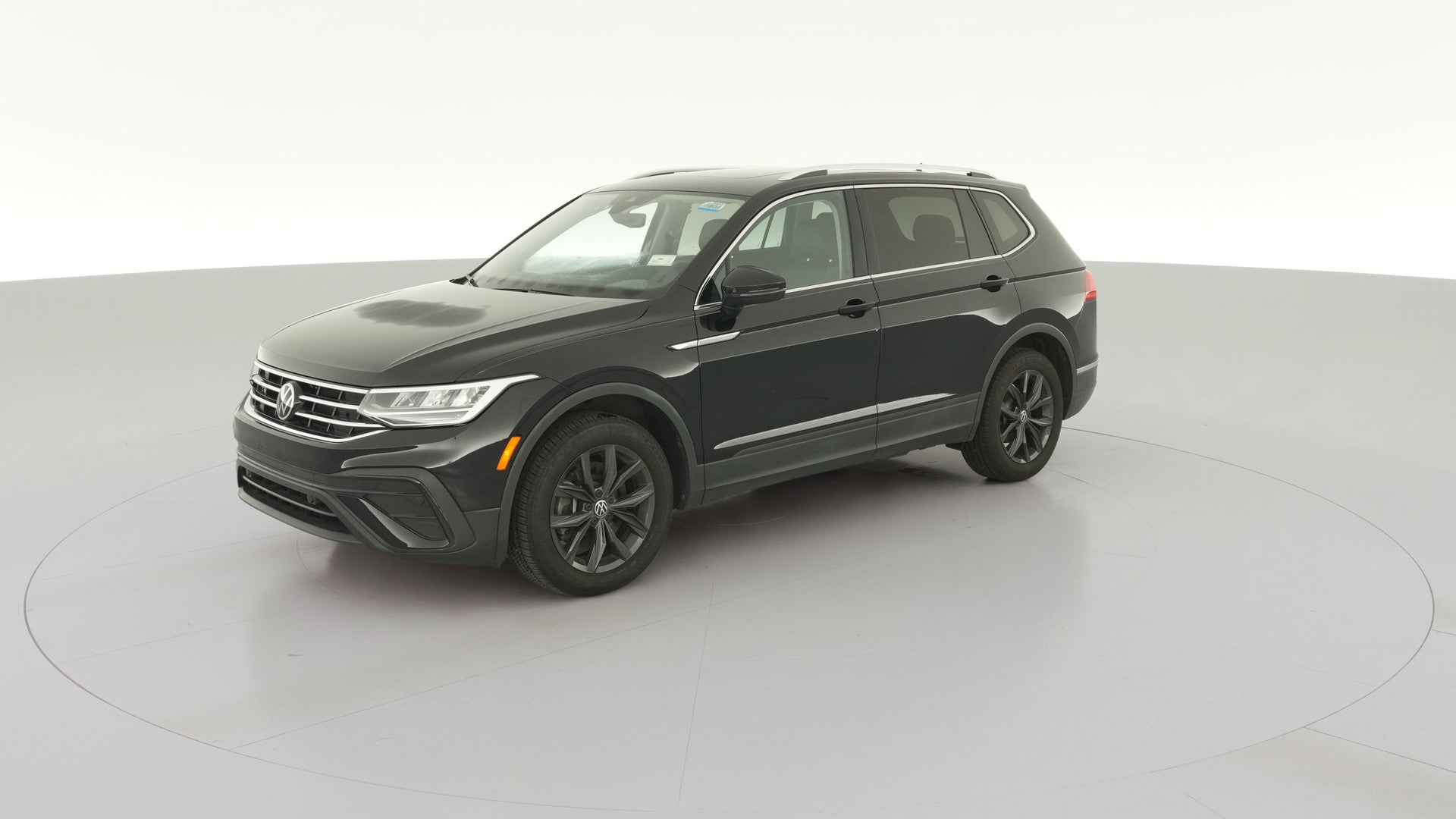 2024 Volkswagen Tiguan vehicle photo