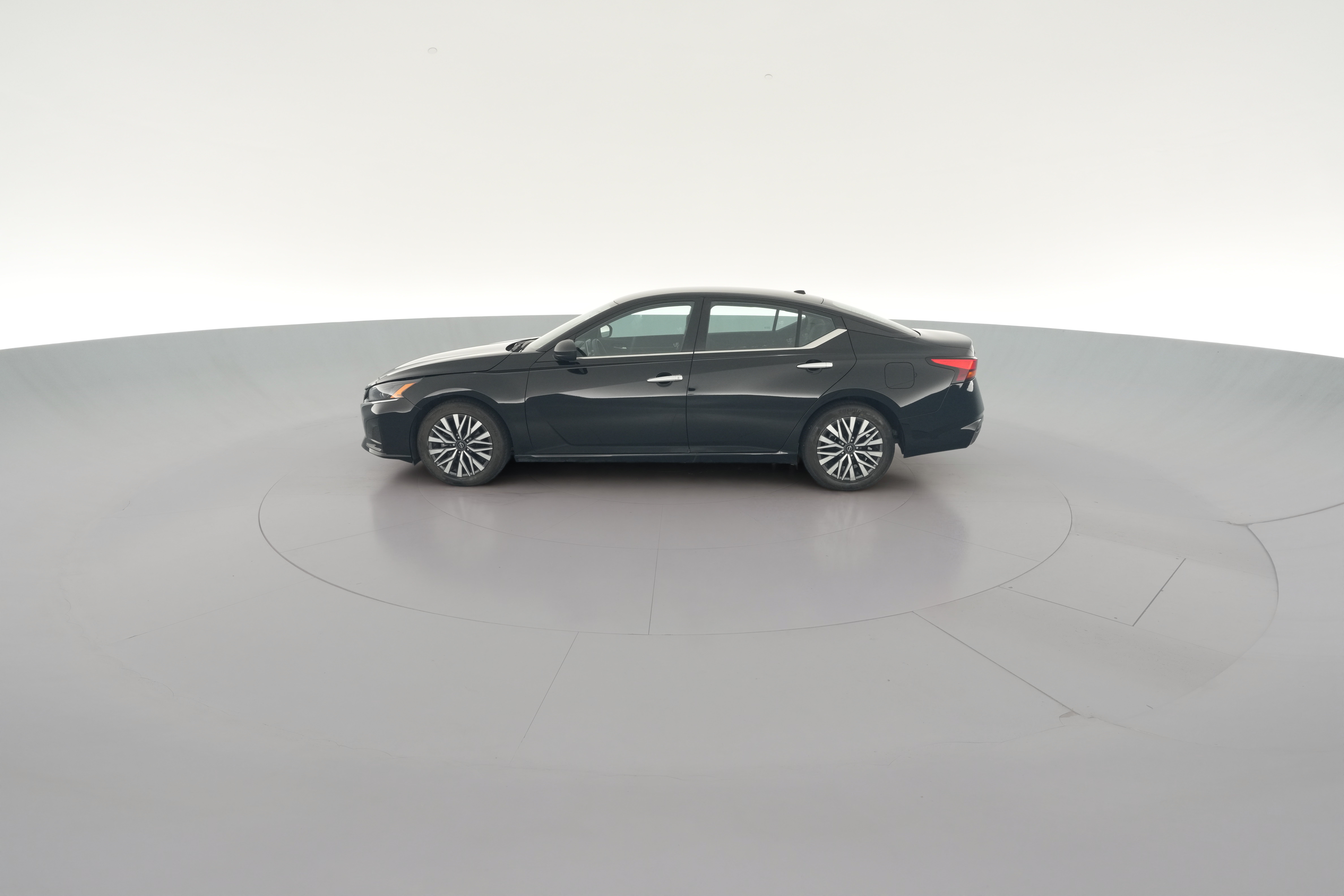 2025 Nissan Altima SV - Photo 25