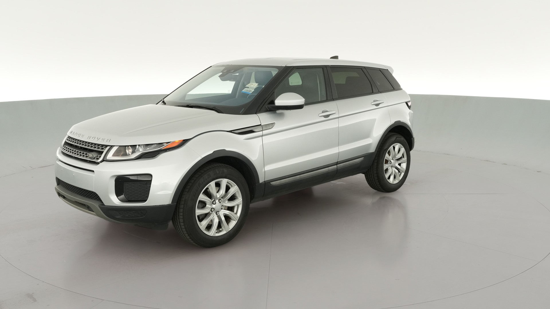 2018 Land Rover Range Rover Evoque vehicle photo