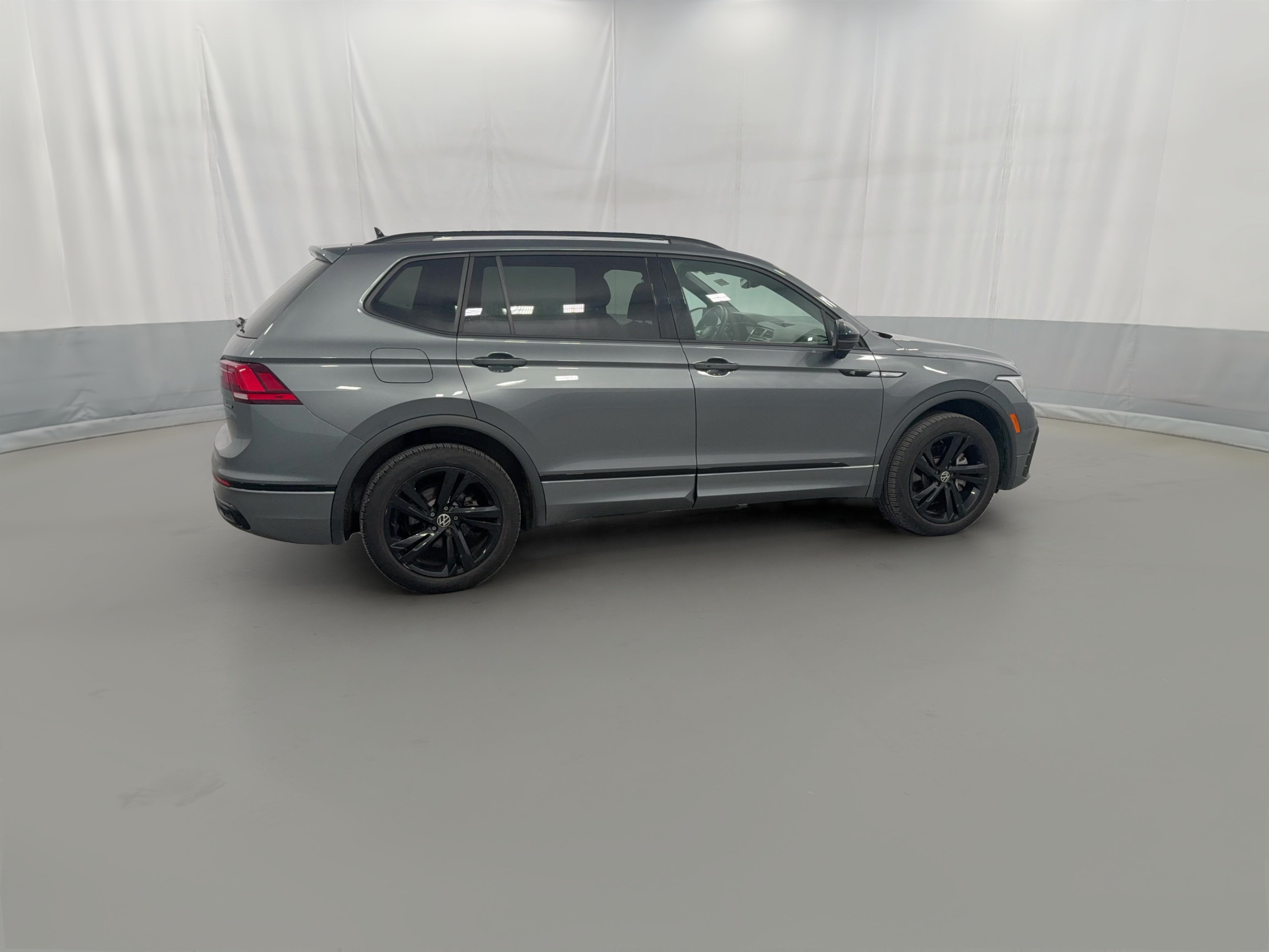2024 Volkswagen Tiguan SE R-LINE BLACK - Photo 33