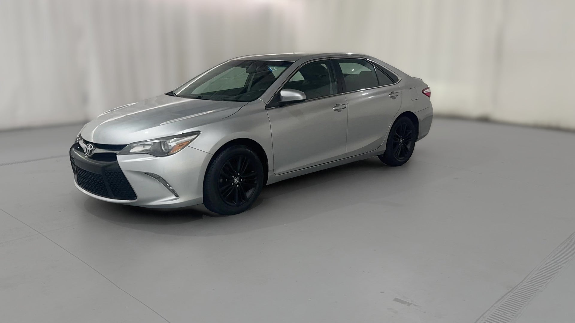2015 Toyota Camry vehicle photo