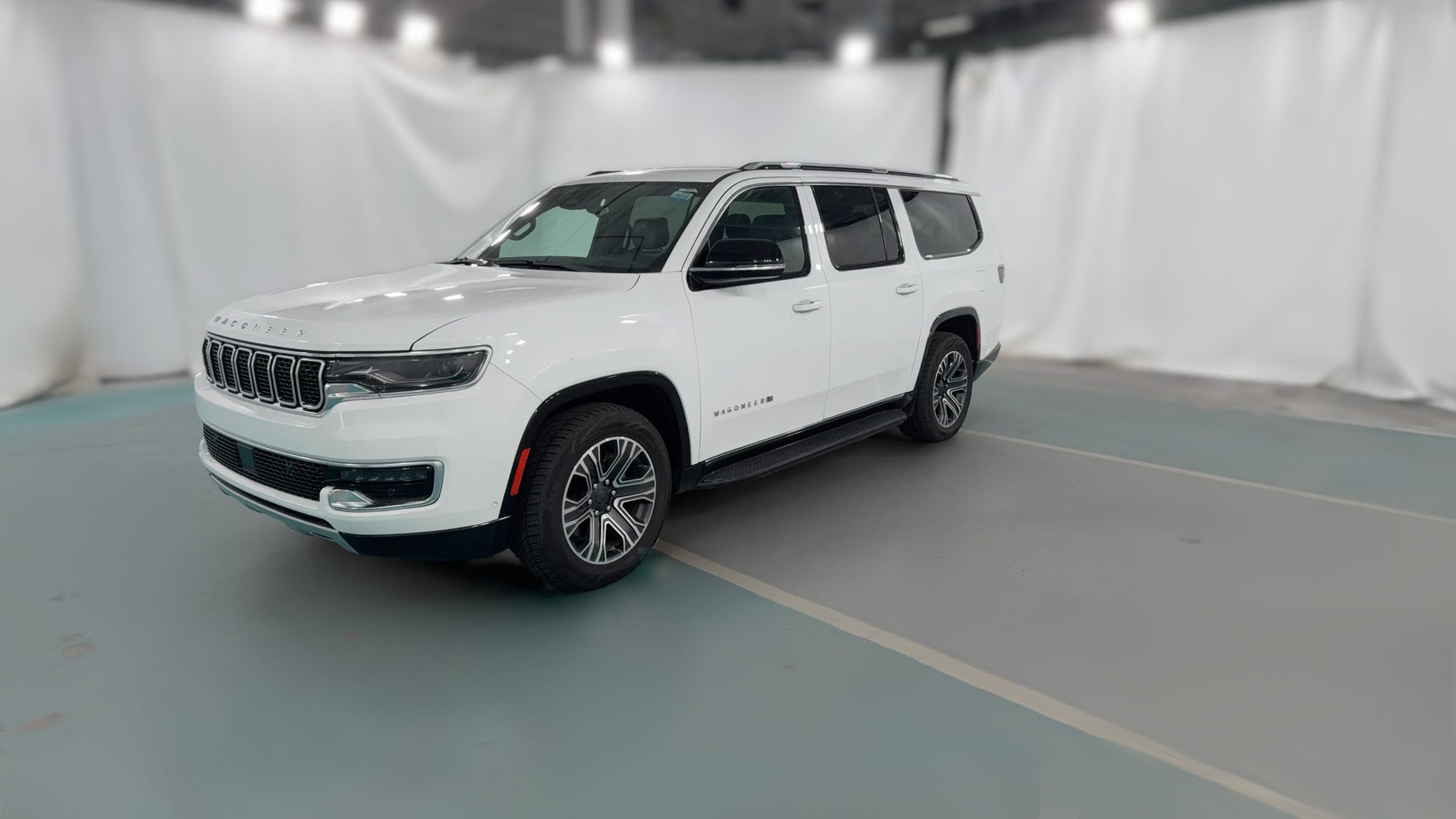 2023 Jeep Wagoneer L vehicle photo