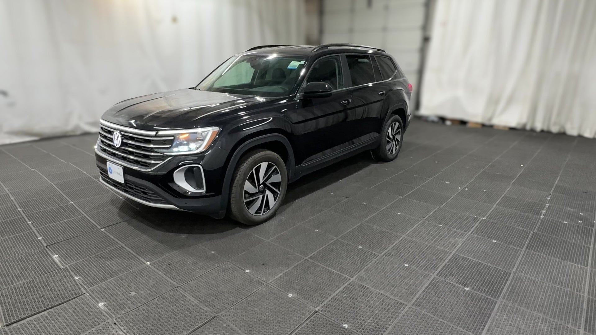 2026 Volkswagen Atlas vehicle photo
